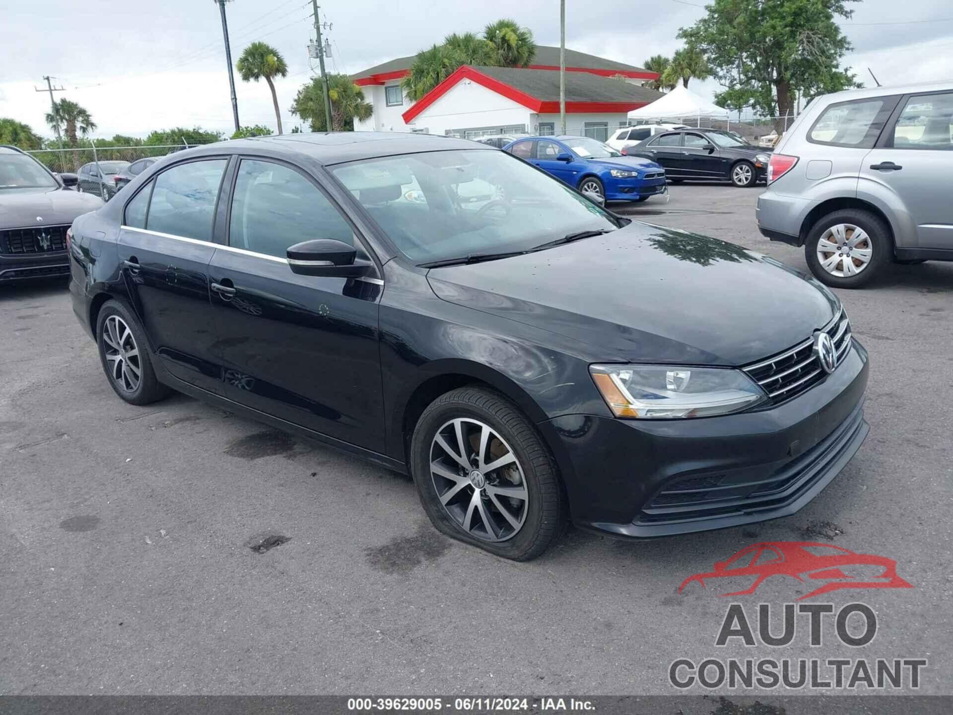 VOLKSWAGEN JETTA 2018 - 3VWDB7AJ4JM218076