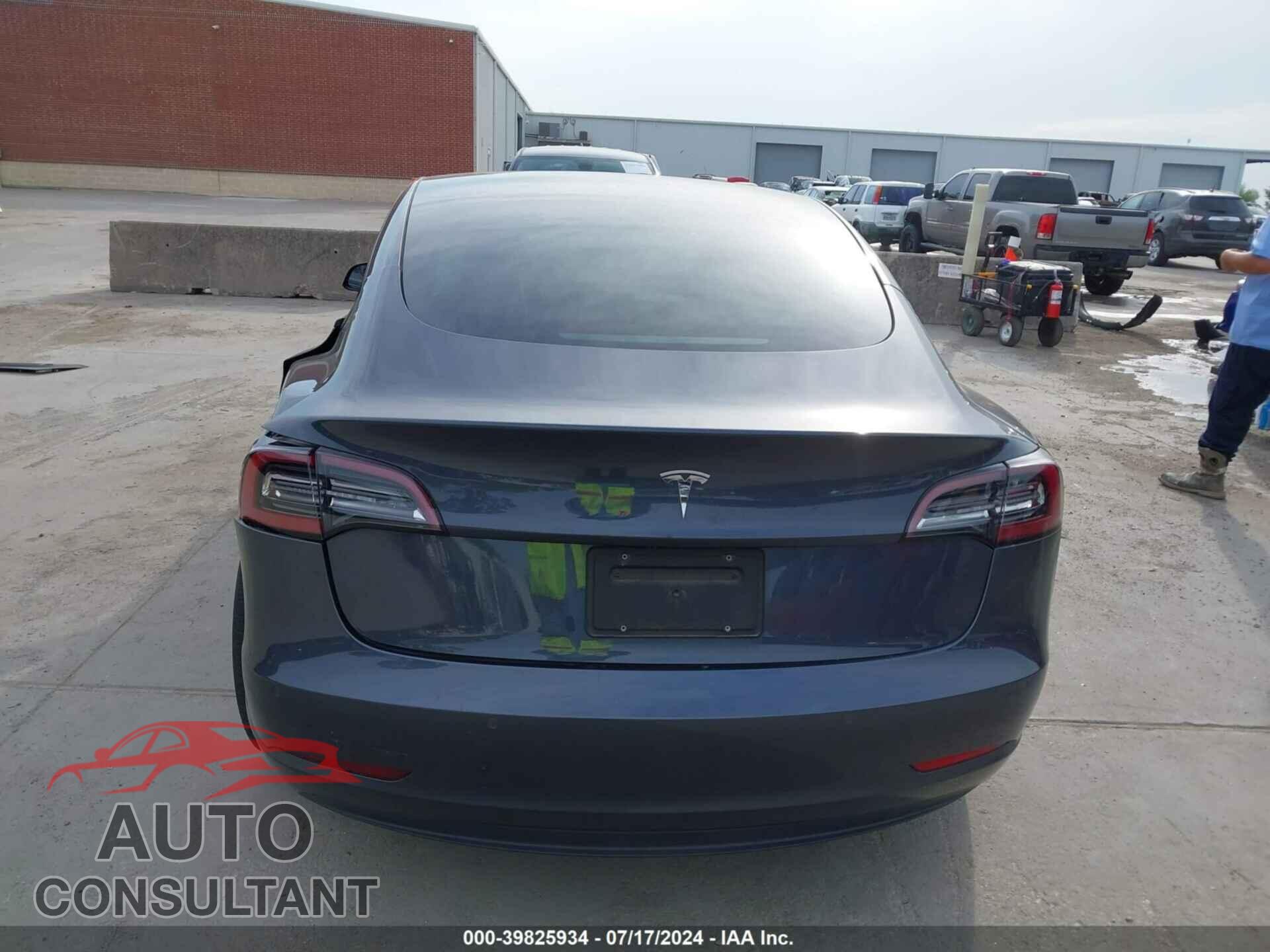 TESLA MODEL 3 2022 - 5YJ3E1EA2NF241122
