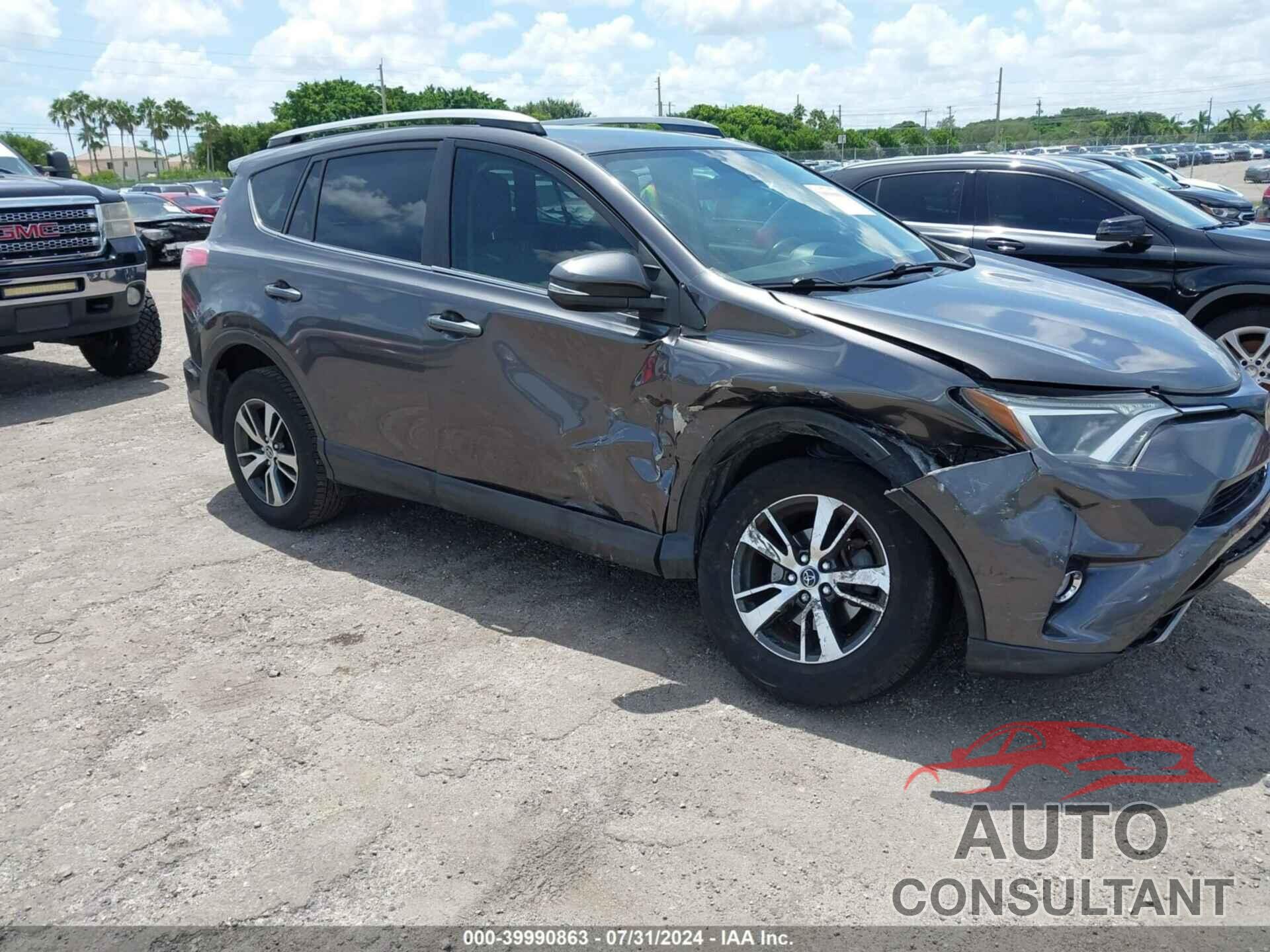 TOYOTA RAV4 2017 - JTMWFREV0HJ702522