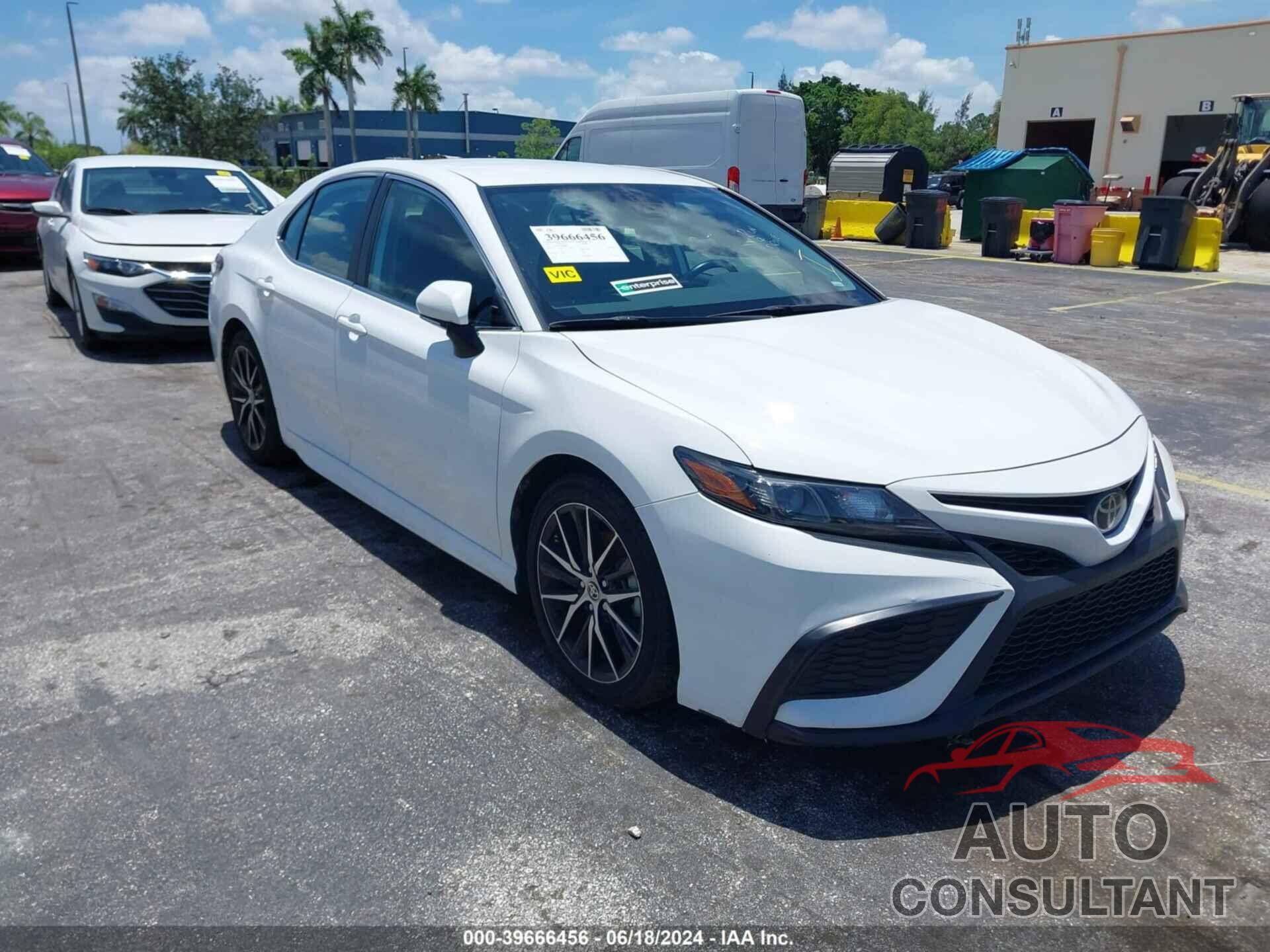 TOYOTA CAMRY 2022 - 4T1G11AKXNU665646