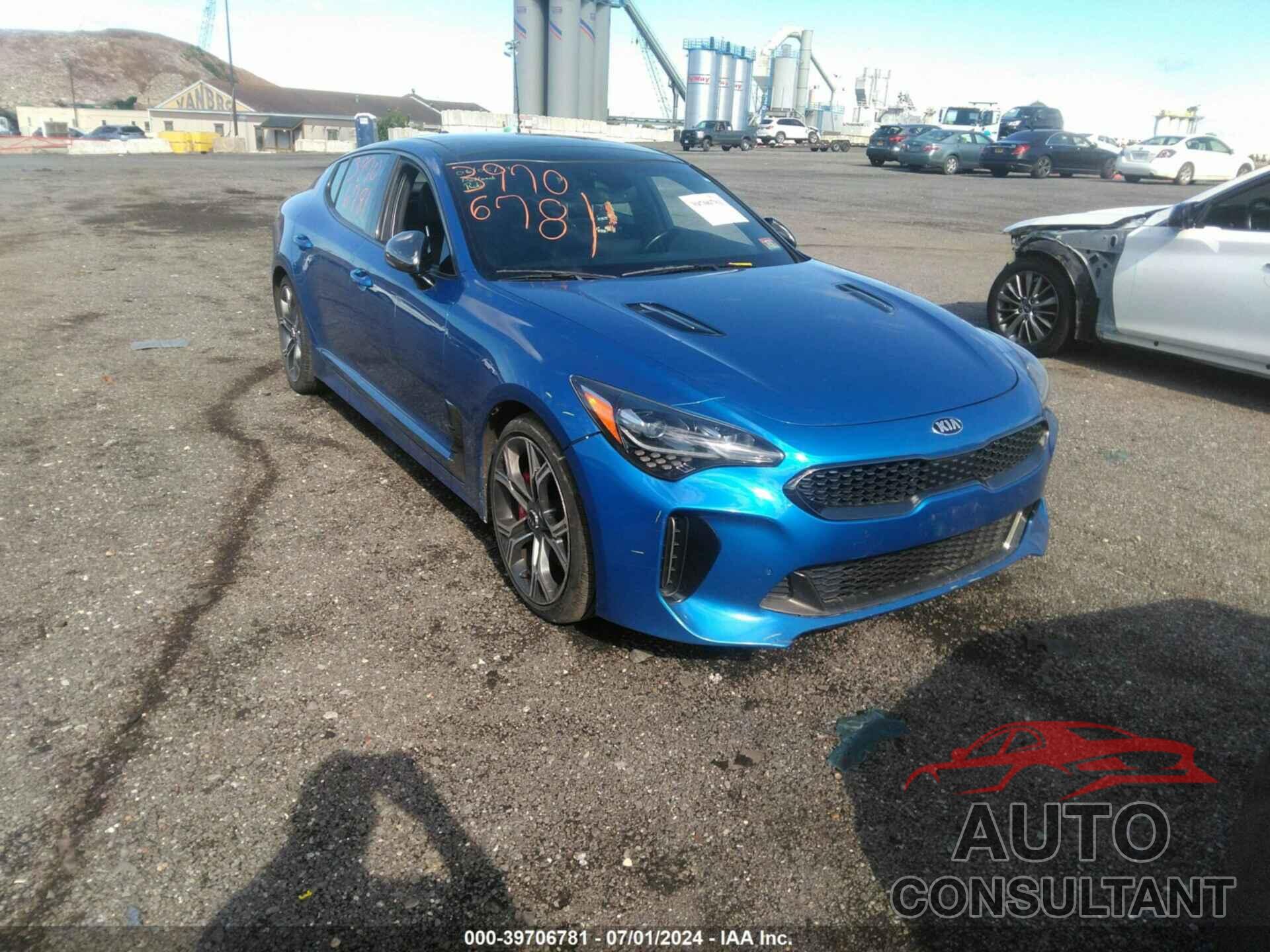 KIA STINGER 2018 - KNAE45LCXJ6025321