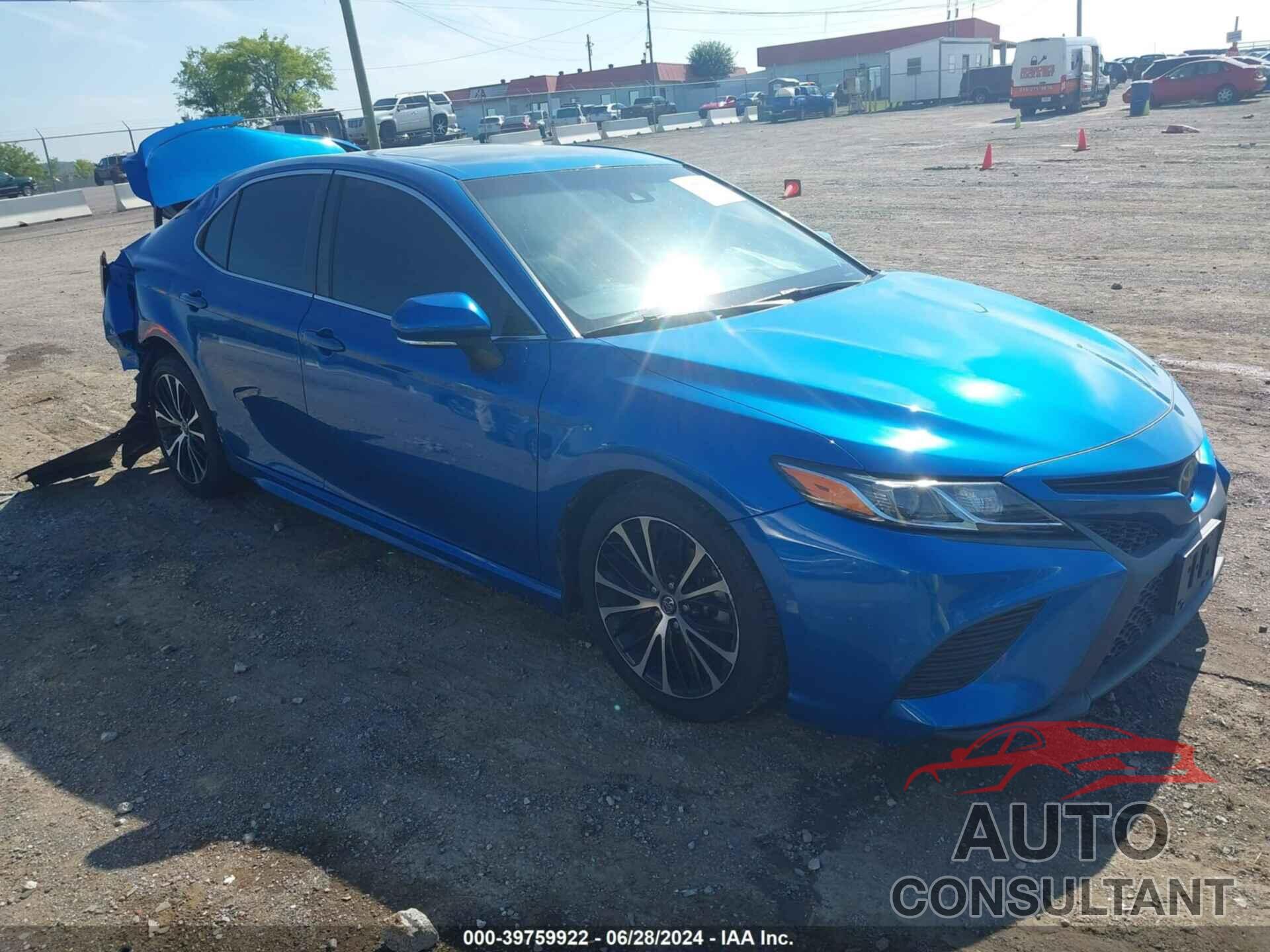 TOYOTA CAMRY 2018 - 4T1B11HK5JU029274