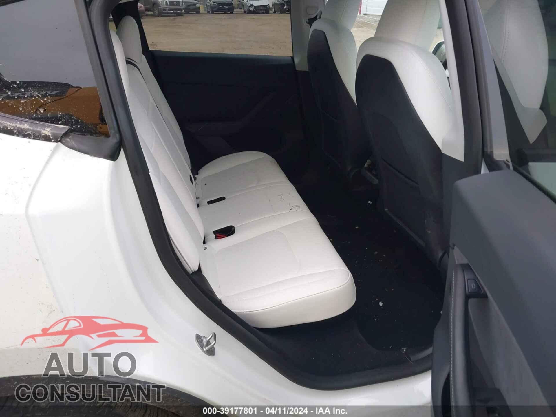 TESLA MODEL Y 2023 - 7SAYGDEE2PF754607