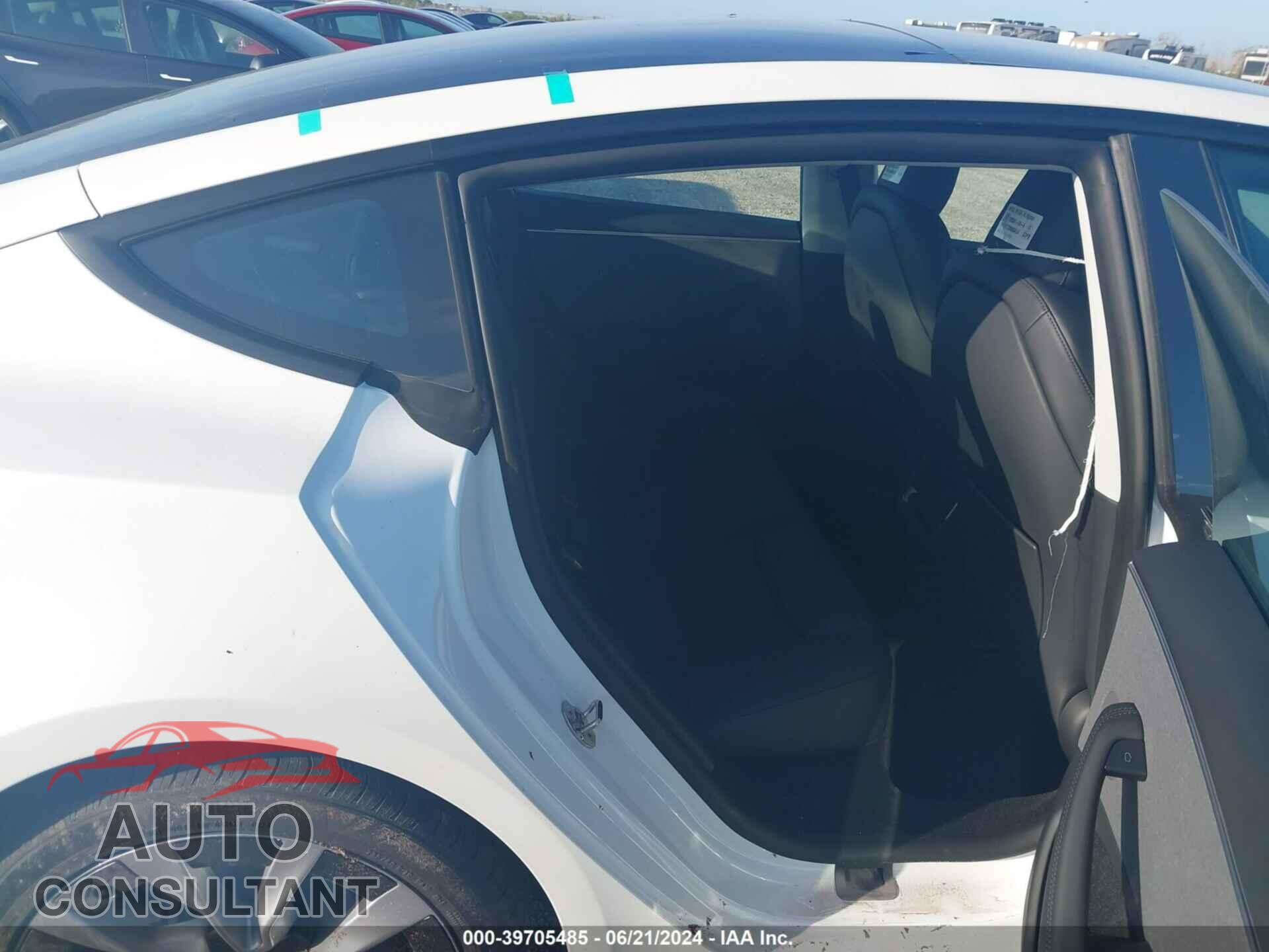 TESLA MODEL 3 2024 - 5YJ3E1EAXRF769576
