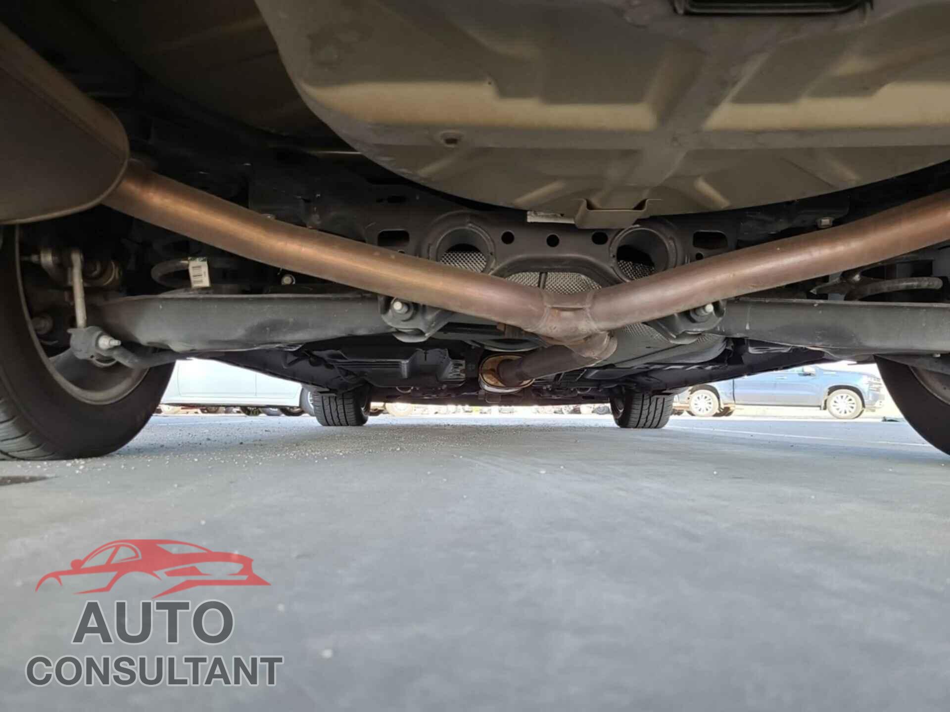 FORD TAURUS 2017 - 1FAHP2E8XHG124021