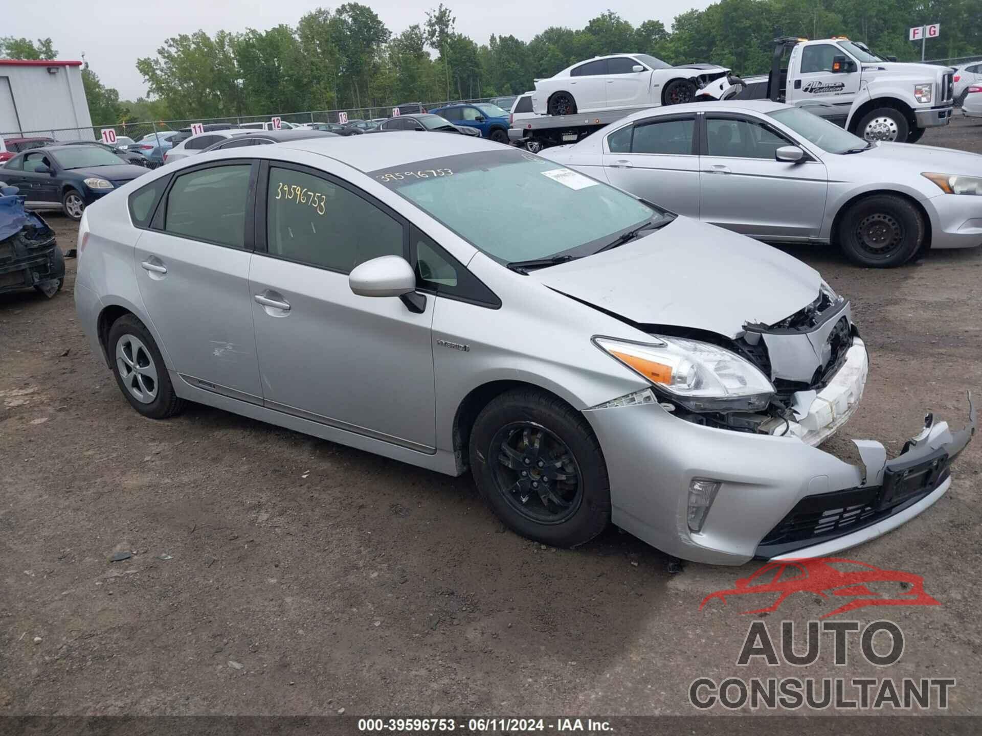 TOYOTA PRIUS 2015 - JTDKN3DU2F0402135