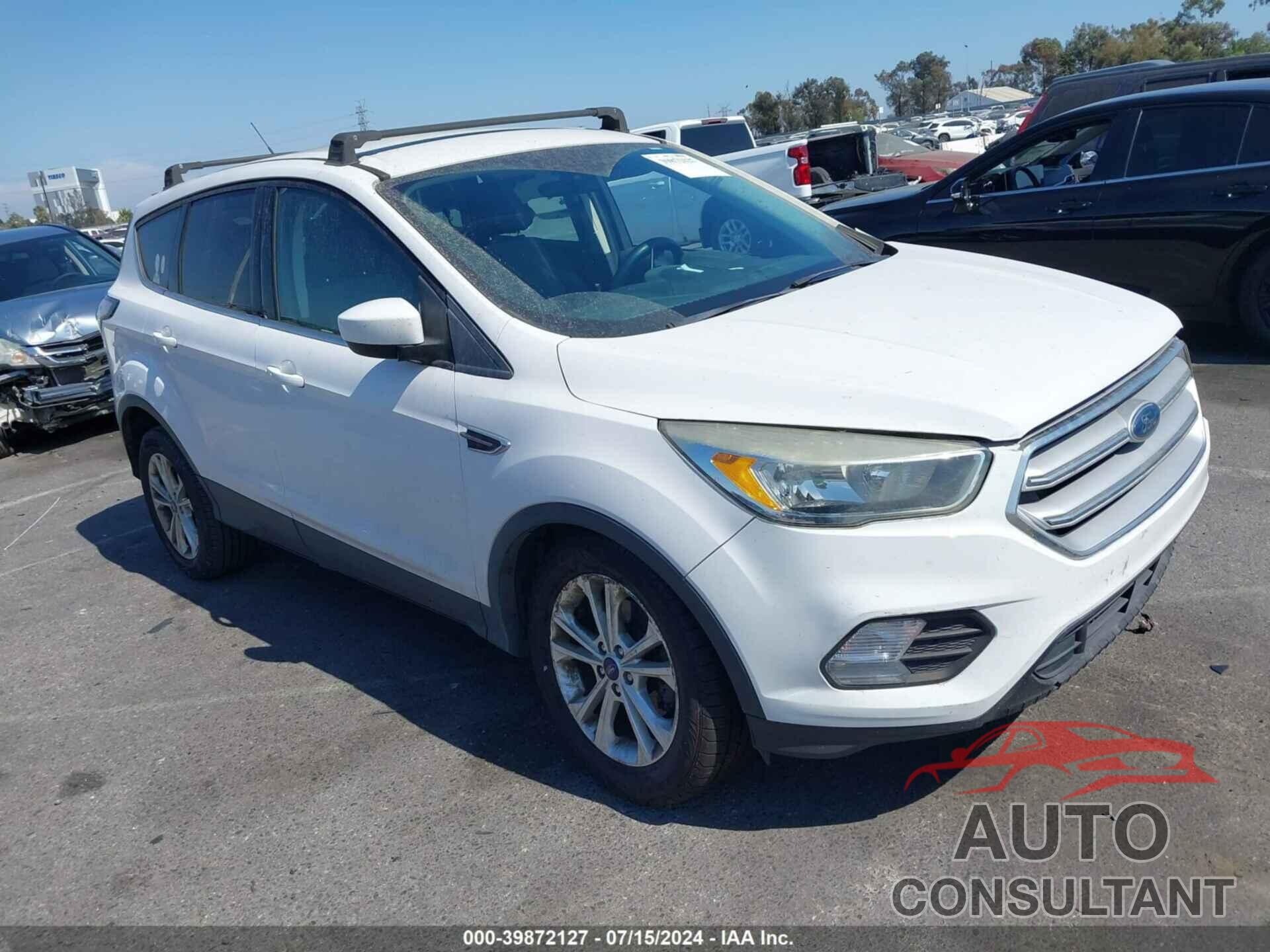 FORD ESCAPE 2017 - 1FMCU0GD8HUC02126