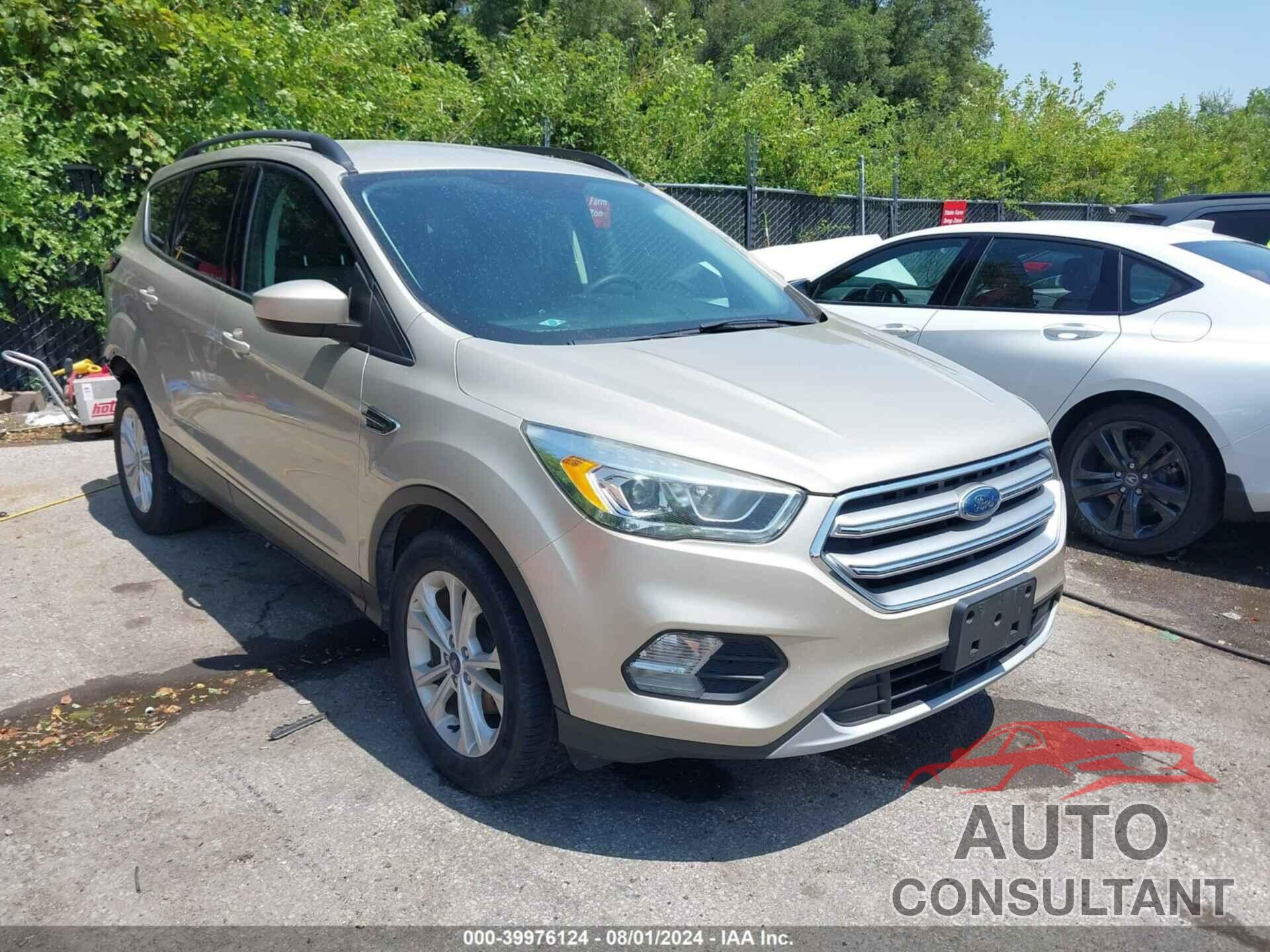 FORD ESCAPE 2017 - 1FMCU0GDXHUD25975