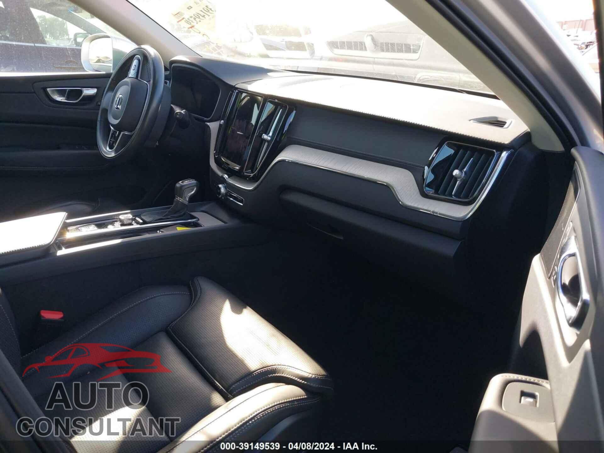 VOLVO XC60 2021 - YV4102RL2M1862260