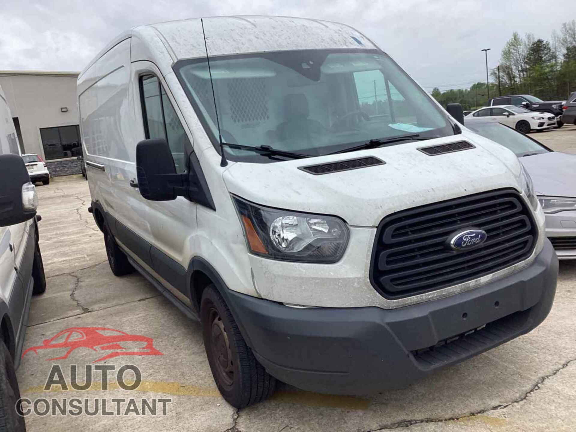 FORD TRANSIT 2018 - 1FTYR2CM5JKB10437