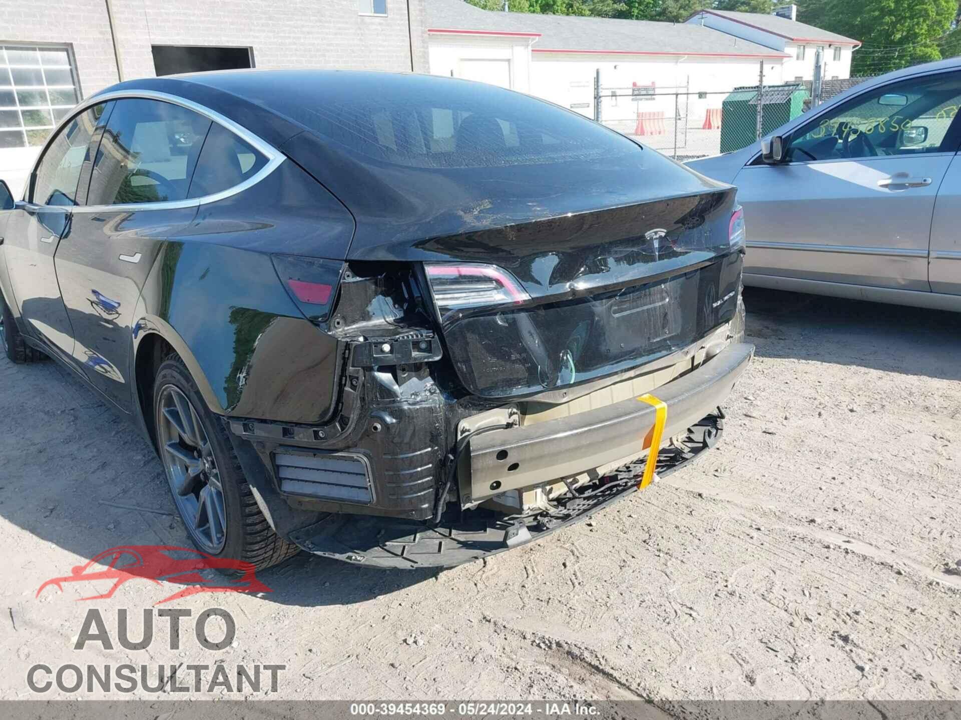 TESLA MODEL 3 2018 - 5YJ3E1EB5JF127408