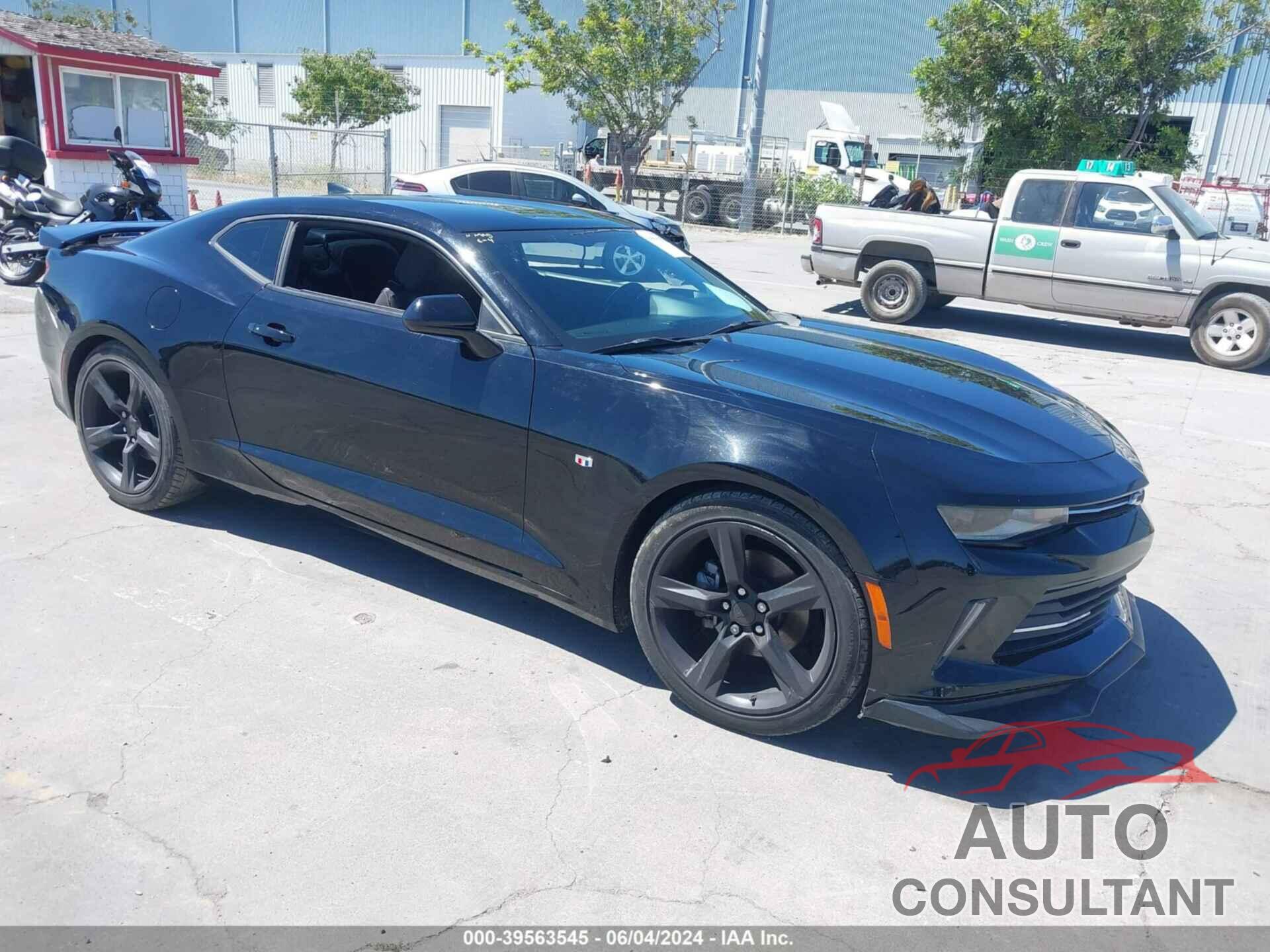 CHEVROLET CAMARO 2018 - 1G1FB1RS6J0116456