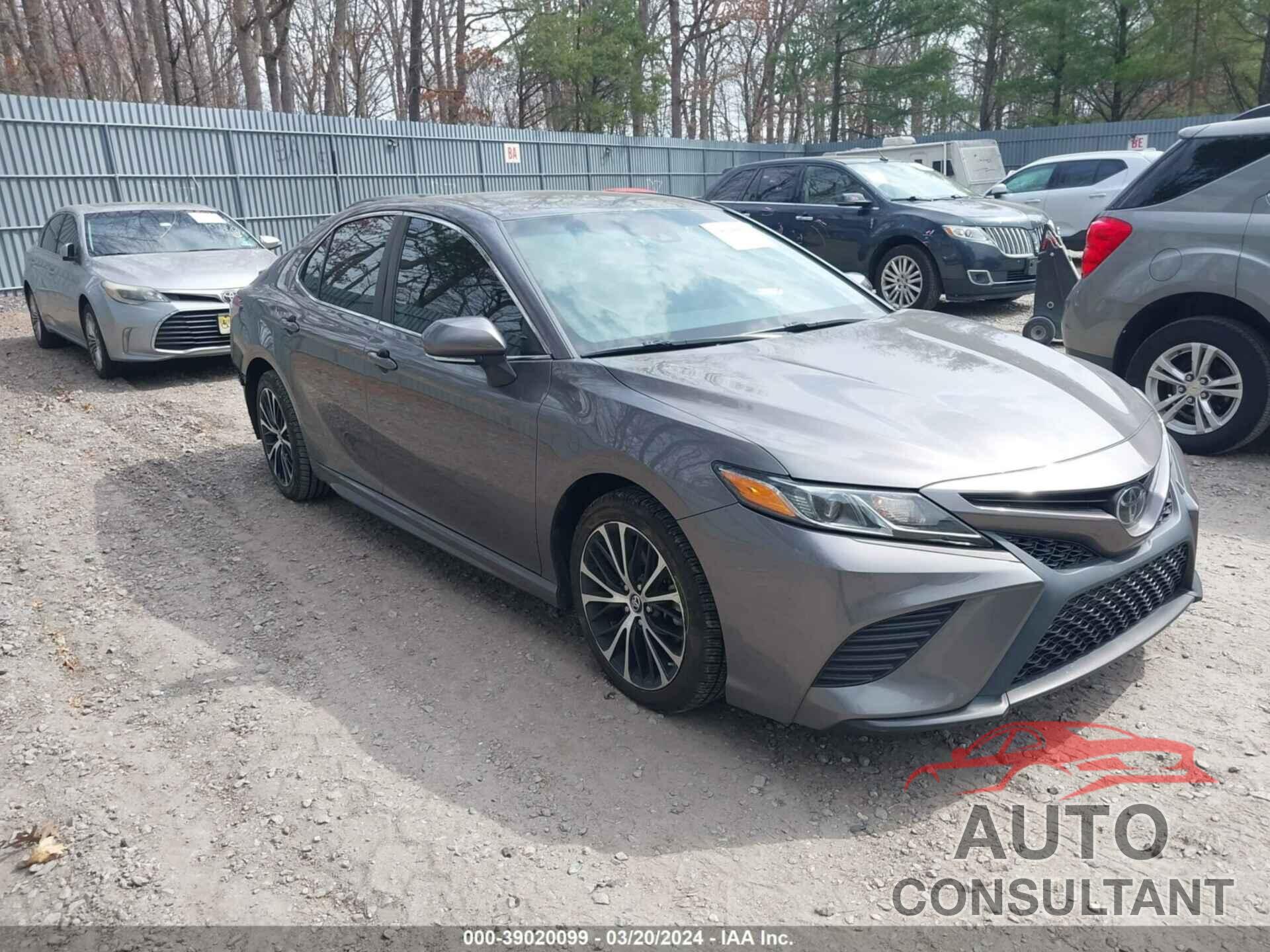 TOYOTA CAMRY 2018 - 4T1B11HK9JU676888