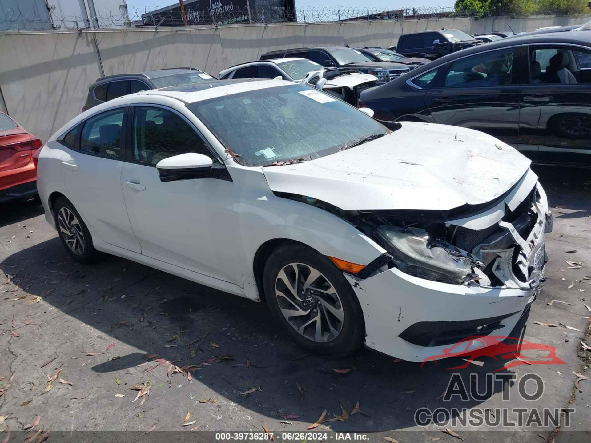 HONDA CIVIC 2018 - 2HGFC2F77JH501421