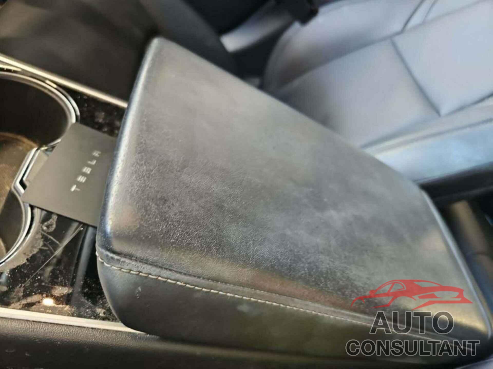 TESLA MODEL 3 2020 - 5YJ3E1EB7LF636905