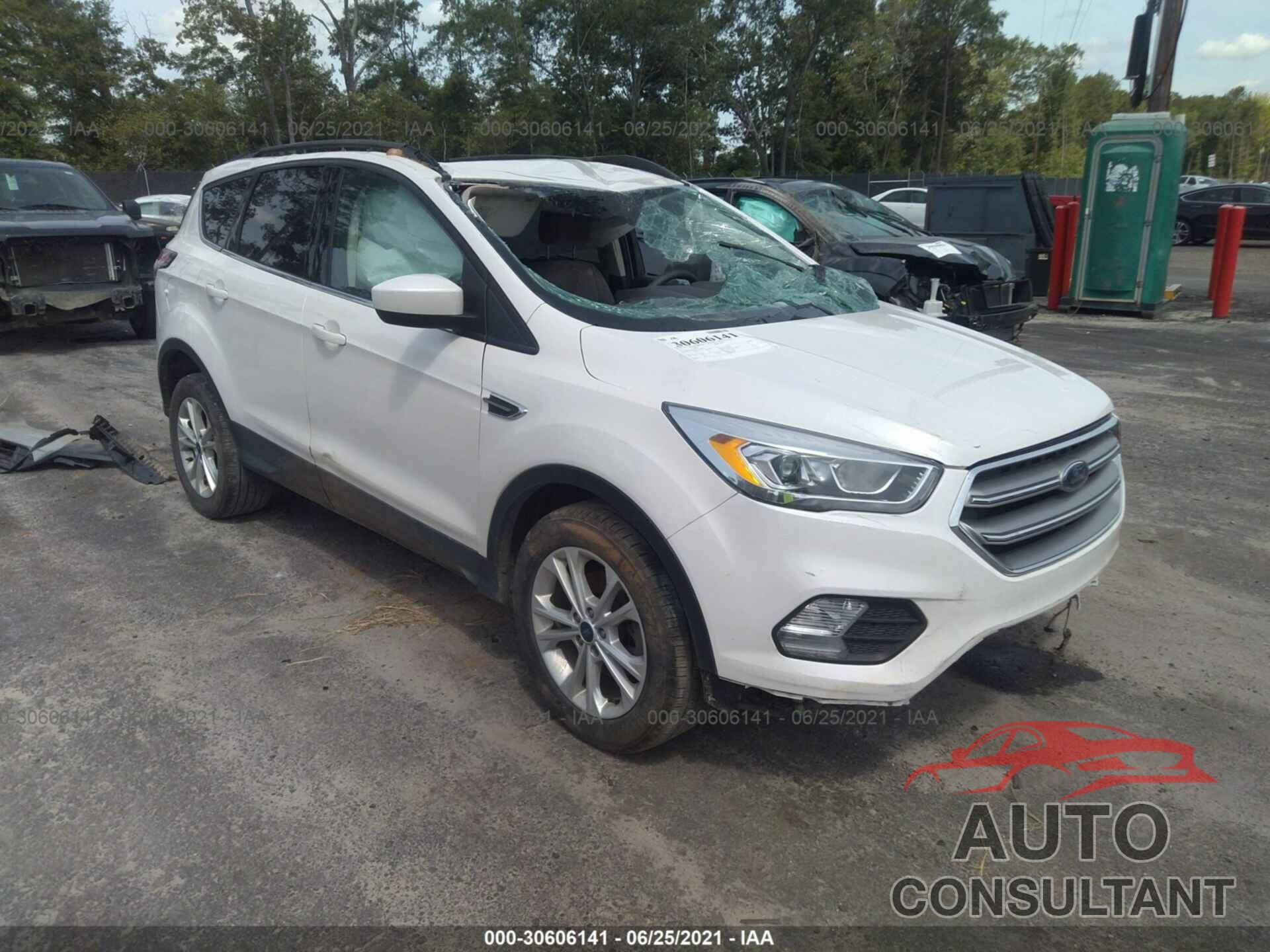 FORD ESCAPE 2017 - 1FMCU0GD9HUA88427