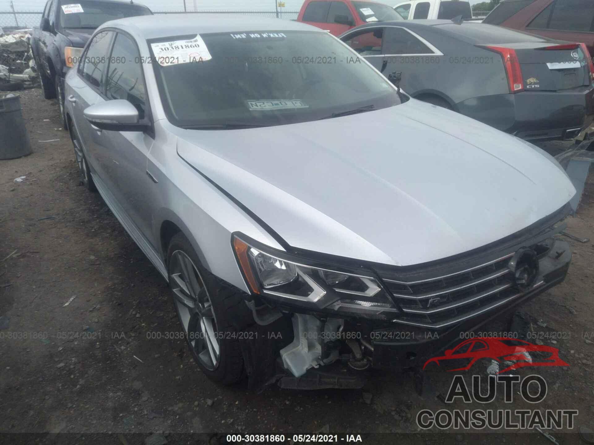 VOLKSWAGEN PASSAT 2018 - 1VWAA7A31JC049904