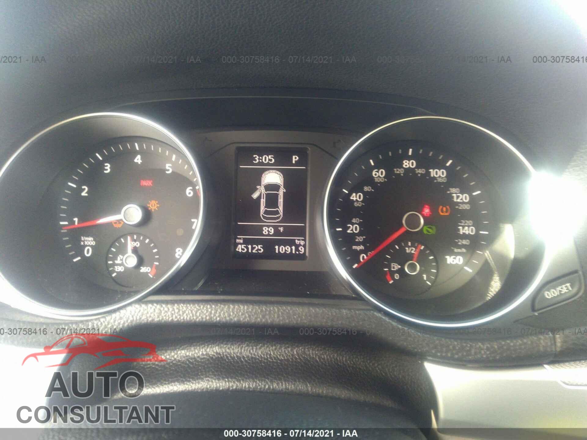 VOLKSWAGEN PASSAT 2017 - 1VWAT7A32HC021744