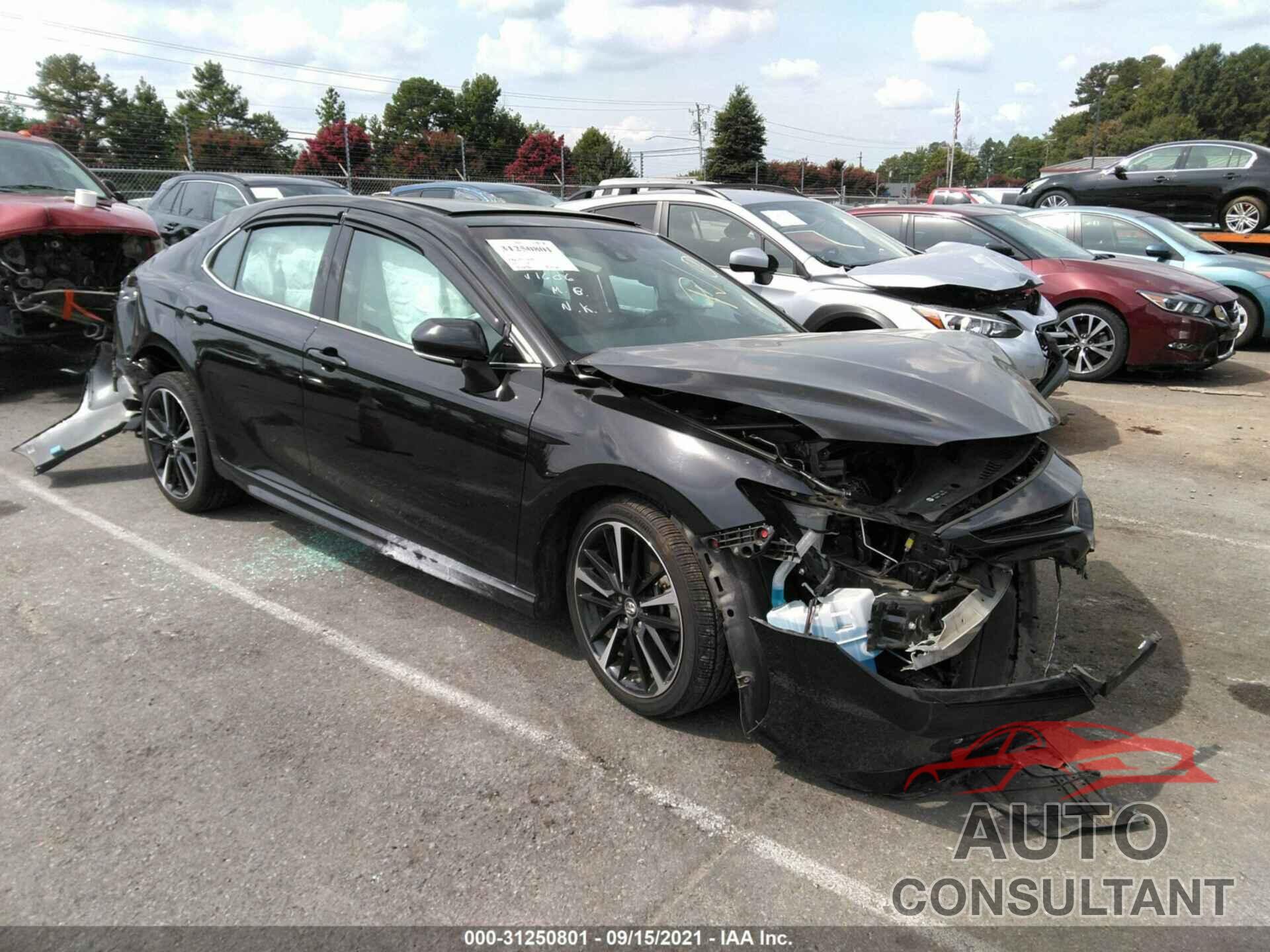 TOYOTA CAMRY 2018 - 4T1B61HK0JU011606