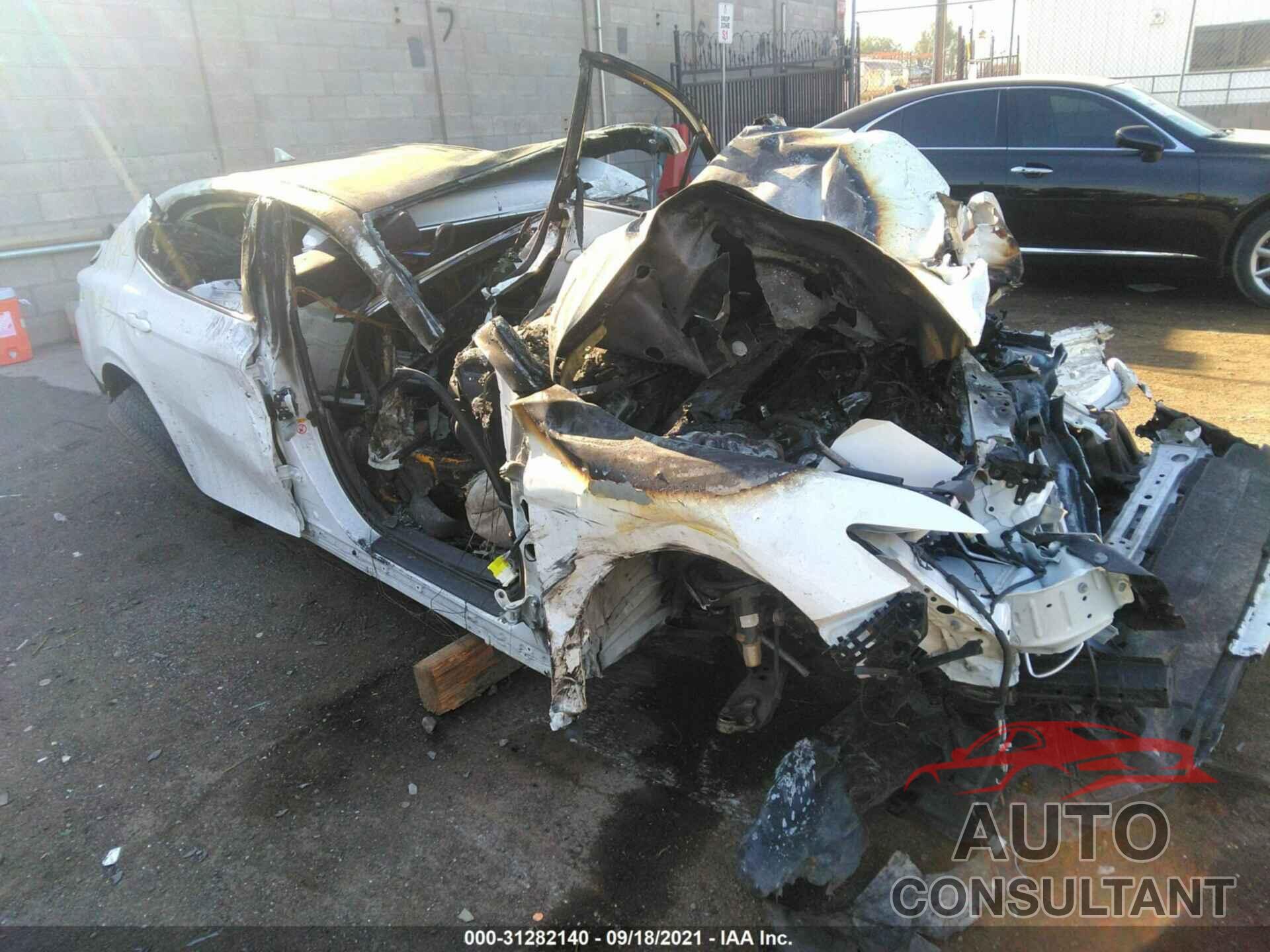 TOYOTA CAMRY 2019 - 4T1B11HK3KU186576