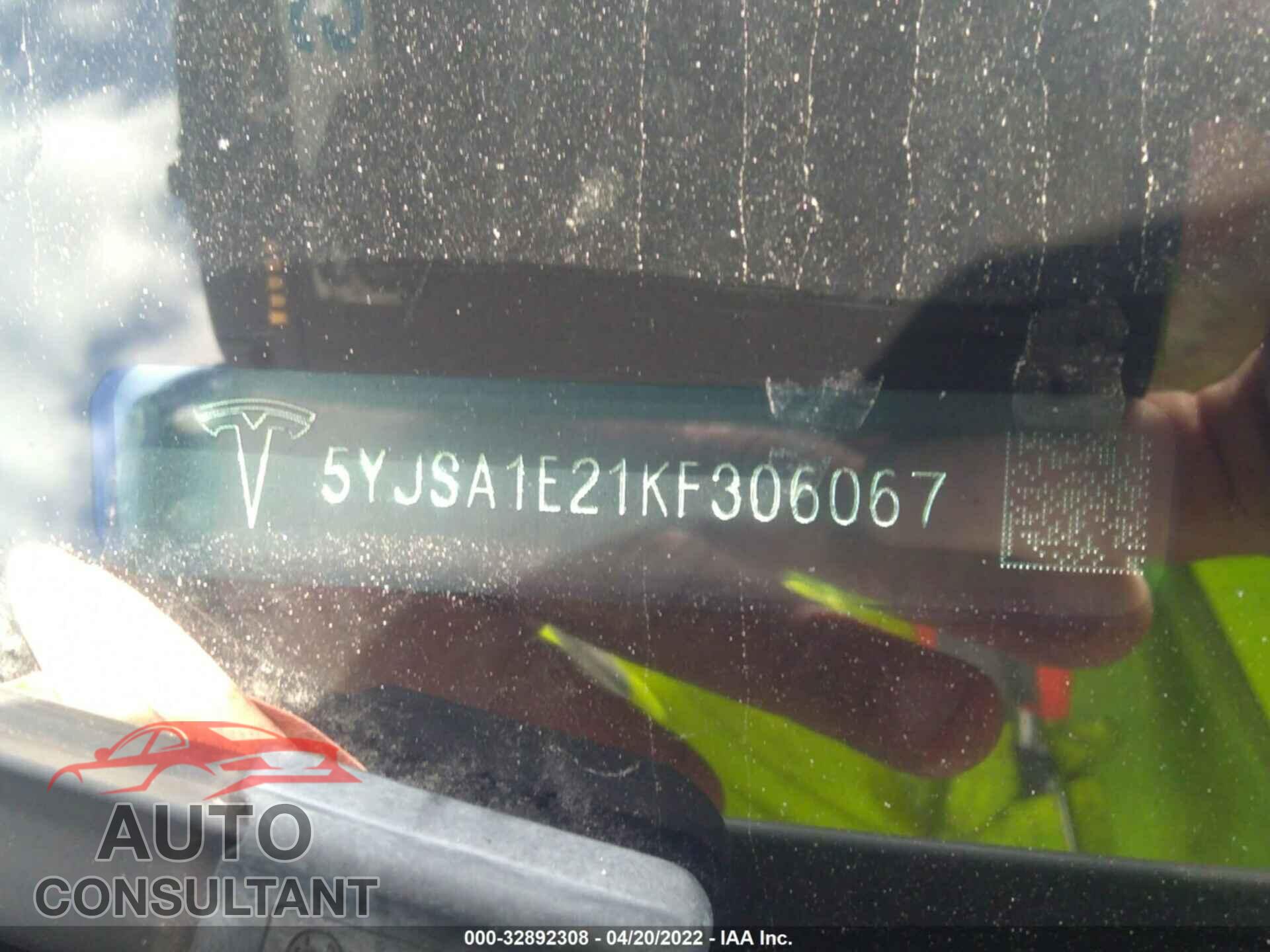 TESLA MODEL S 2019 - 5YJSA1E21KF306067