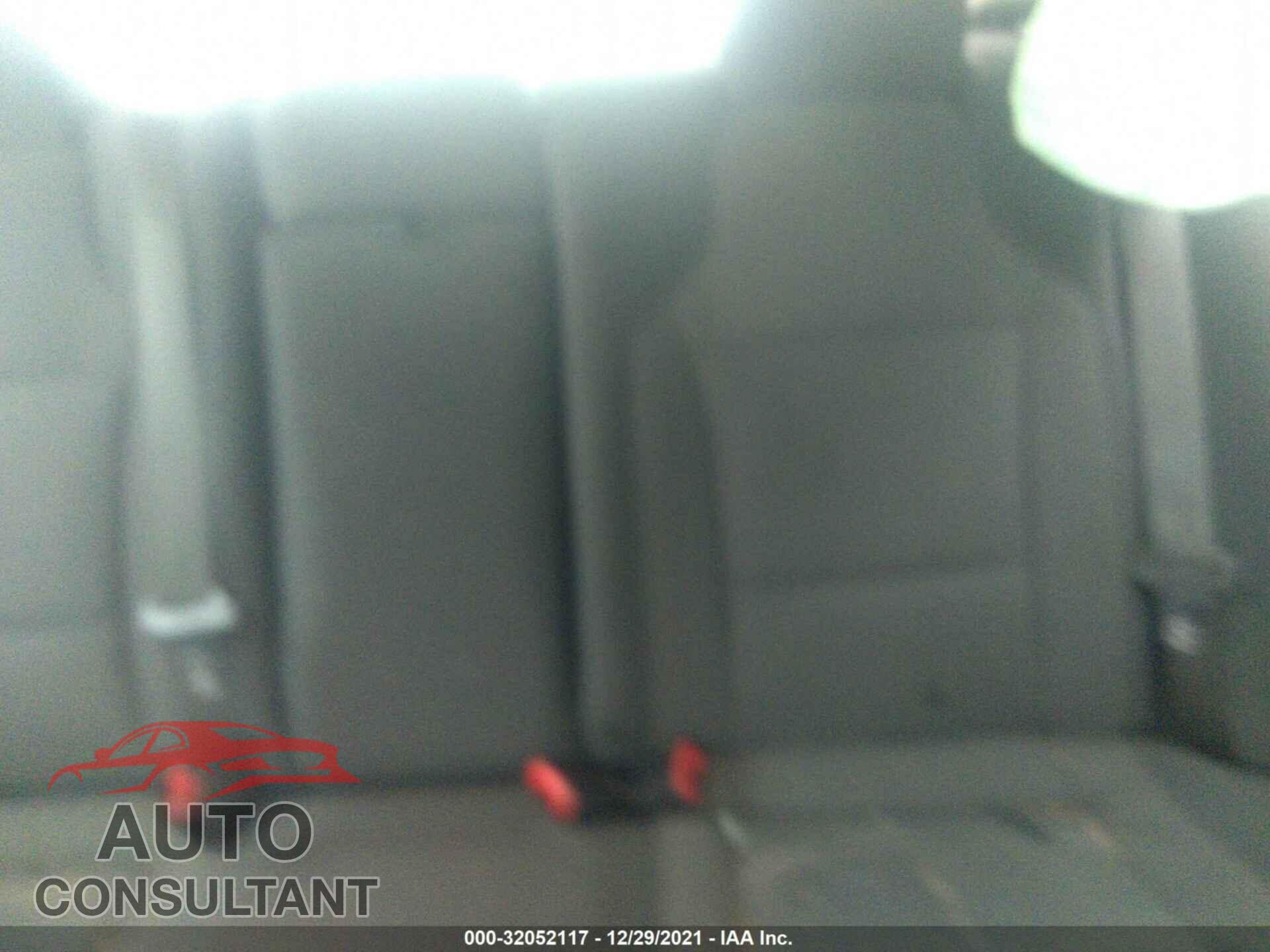 FORD TAURUS 2017 - 1FAHP2E86HG138157