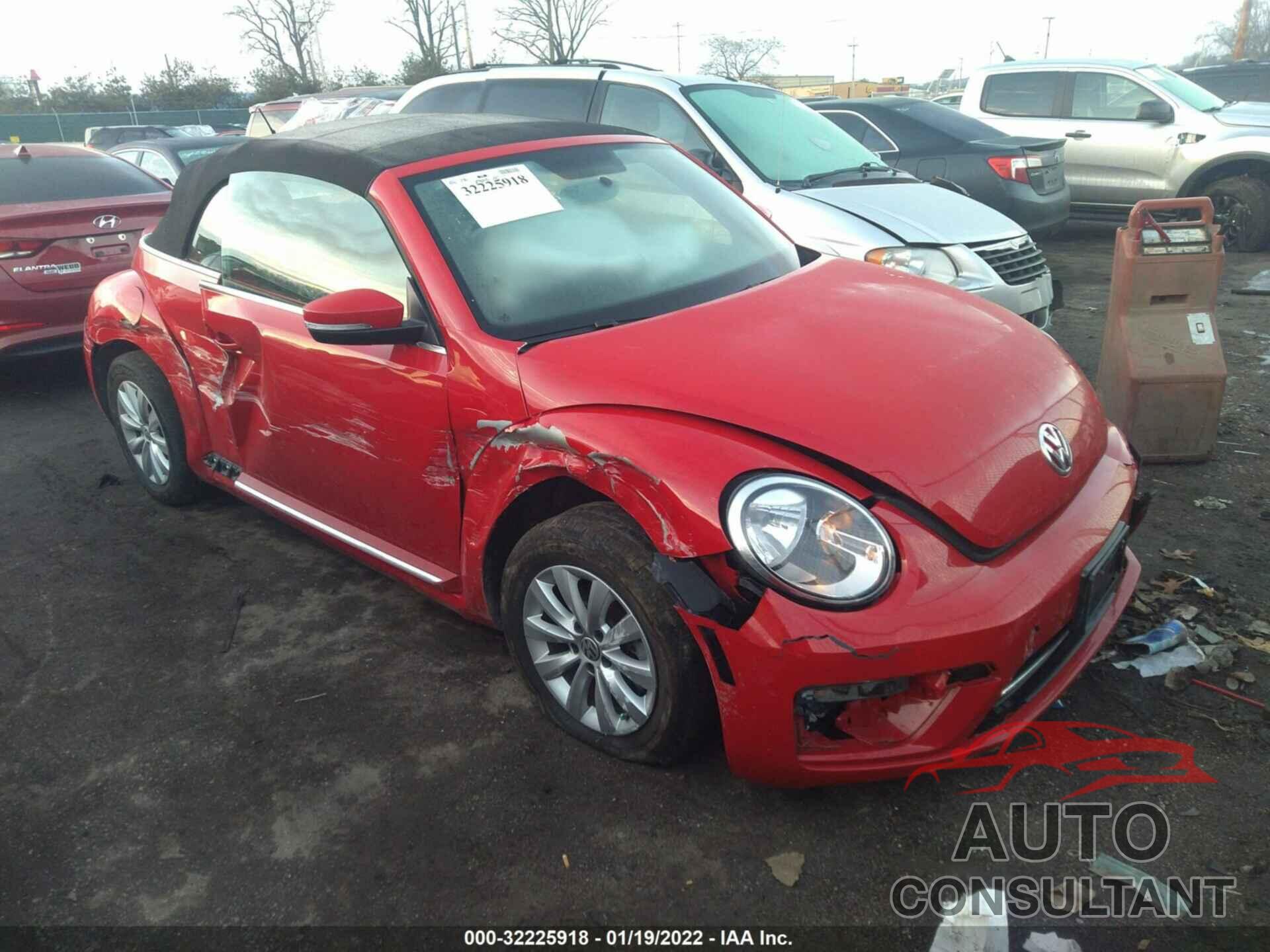 VOLKSWAGEN BEETLE CONVERTIBLE 2018 - 3VW5DAAT4JM505107