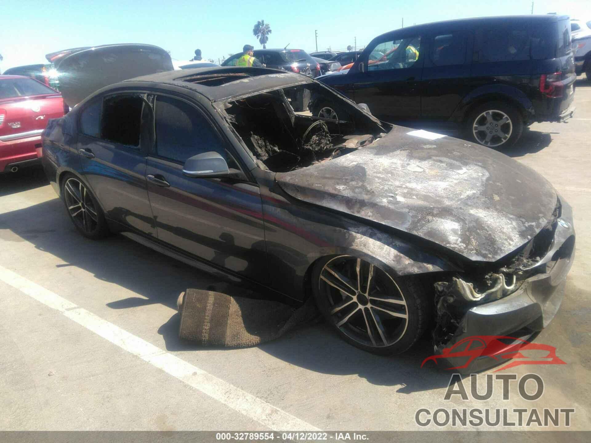 BMW 3 SERIES 2018 - WBA8B3C51JK819432