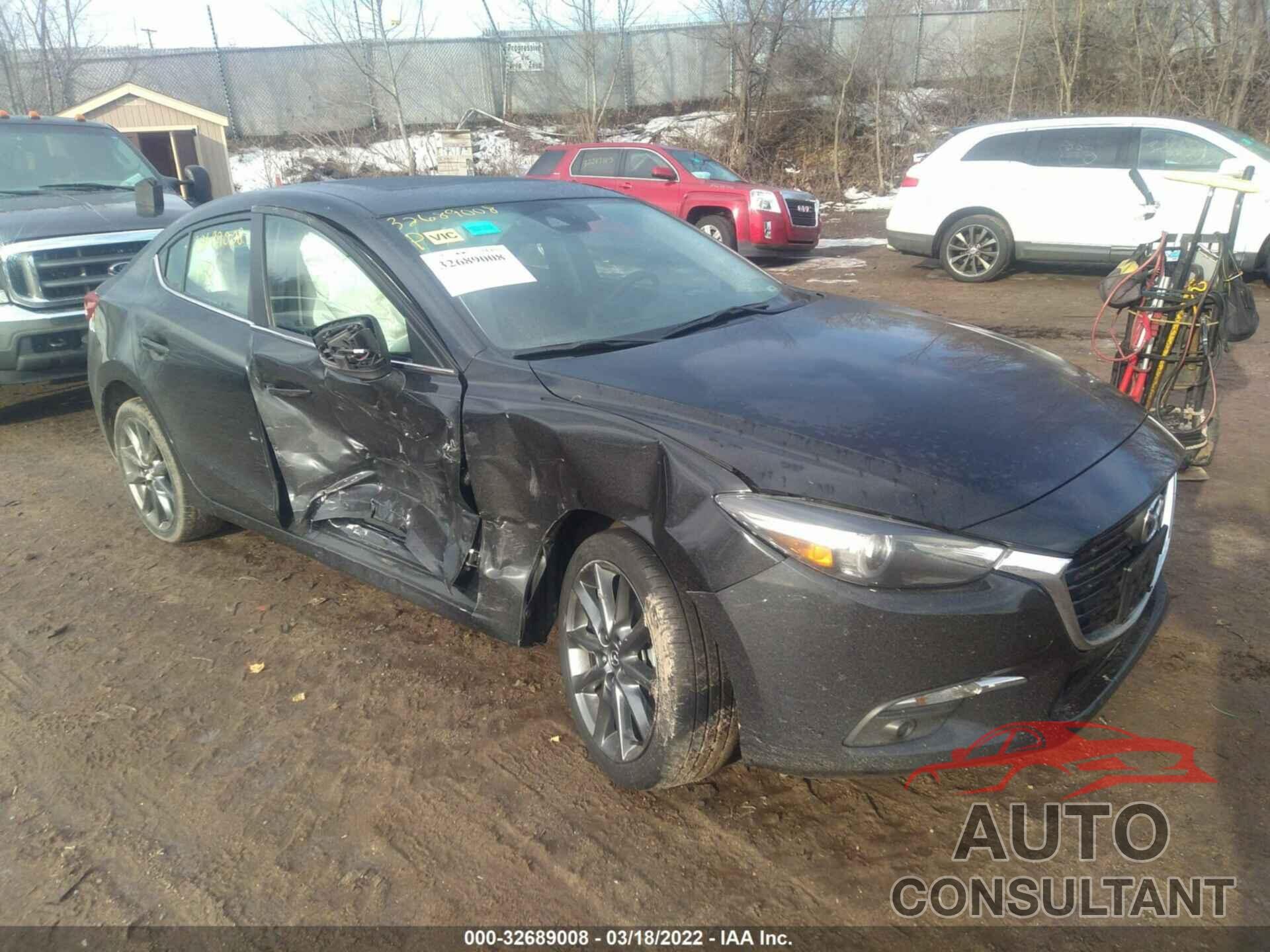MAZDA MAZDA3 4-DOOR 2018 - 3MZBN1W32JM266200