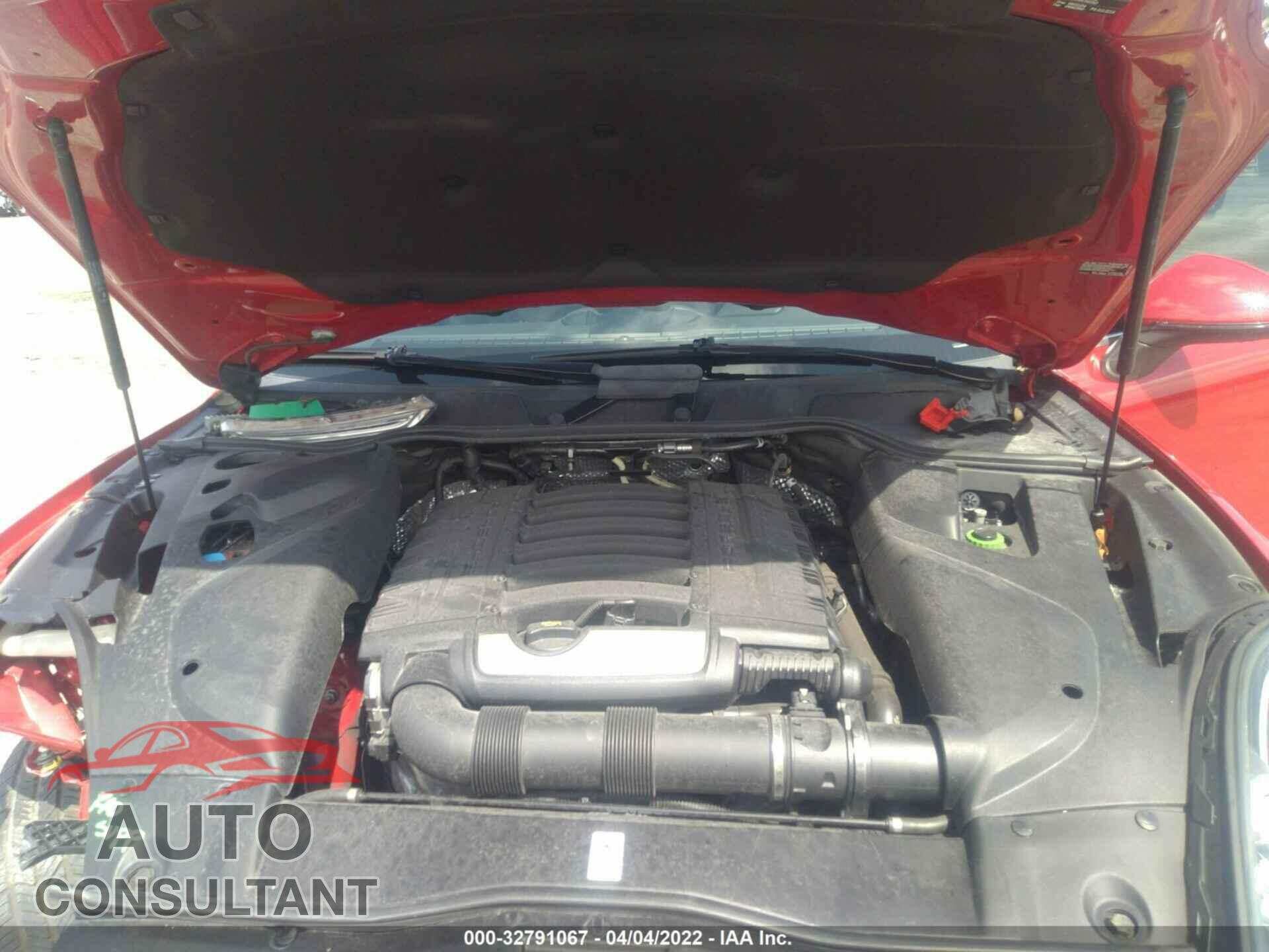 PORSCHE CAYENNE 2017 - WP1AA2A25HKA90984