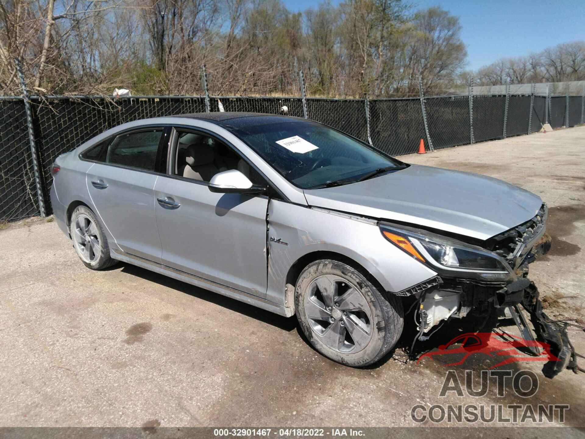 HYUNDAI SONATA HYBRID 2017 - KMHE34L12HA054975