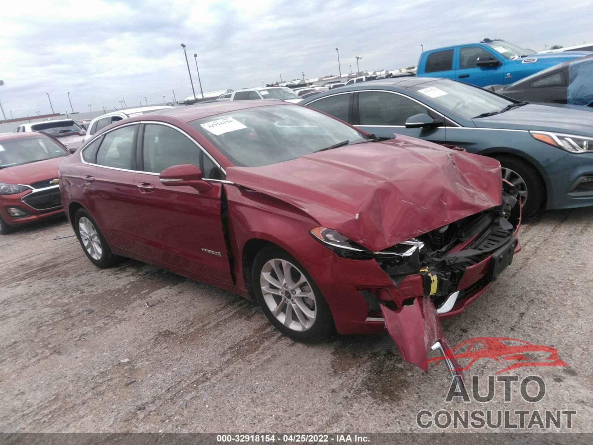 FORD FUSION HYBRID 2019 - 3FA6P0MU4KR137101