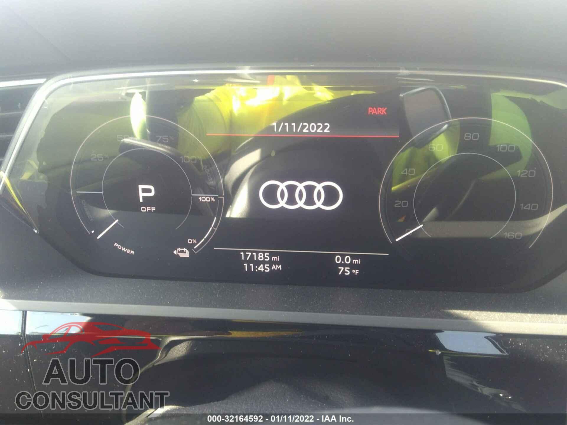 AUDI E-TRON 2019 - WA1LAAGE6KB024273