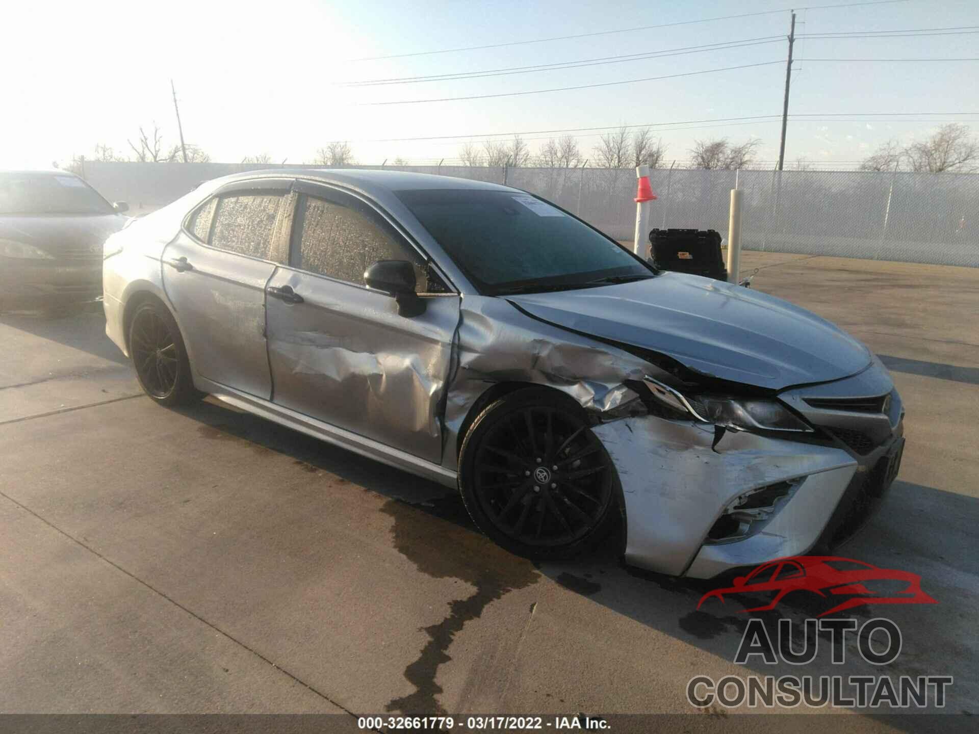 TOYOTA CAMRY 2019 - 4T1B11HK4KU700886