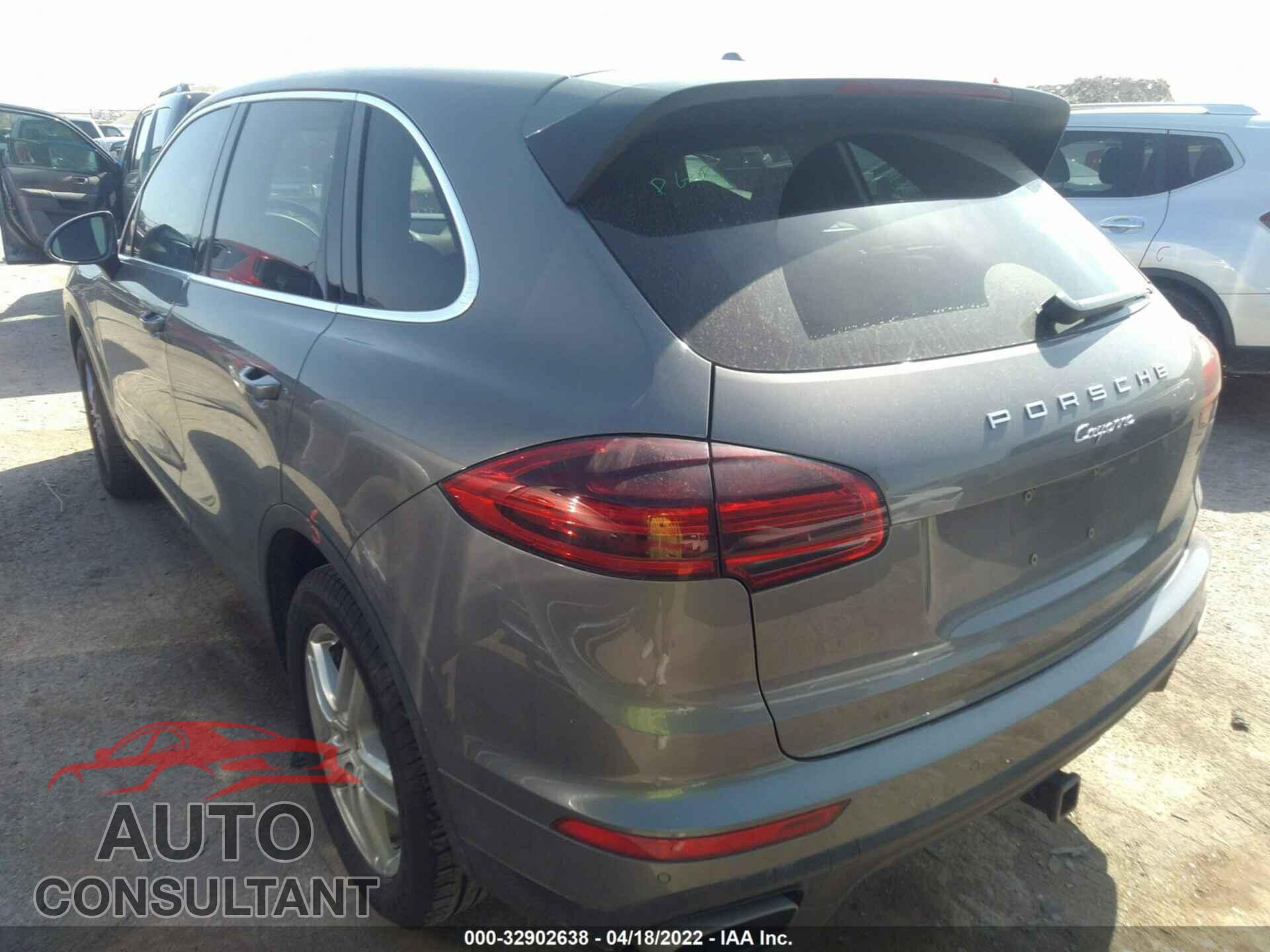 PORSCHE CAYENNE 2016 - WP1AA2A29GKA11475