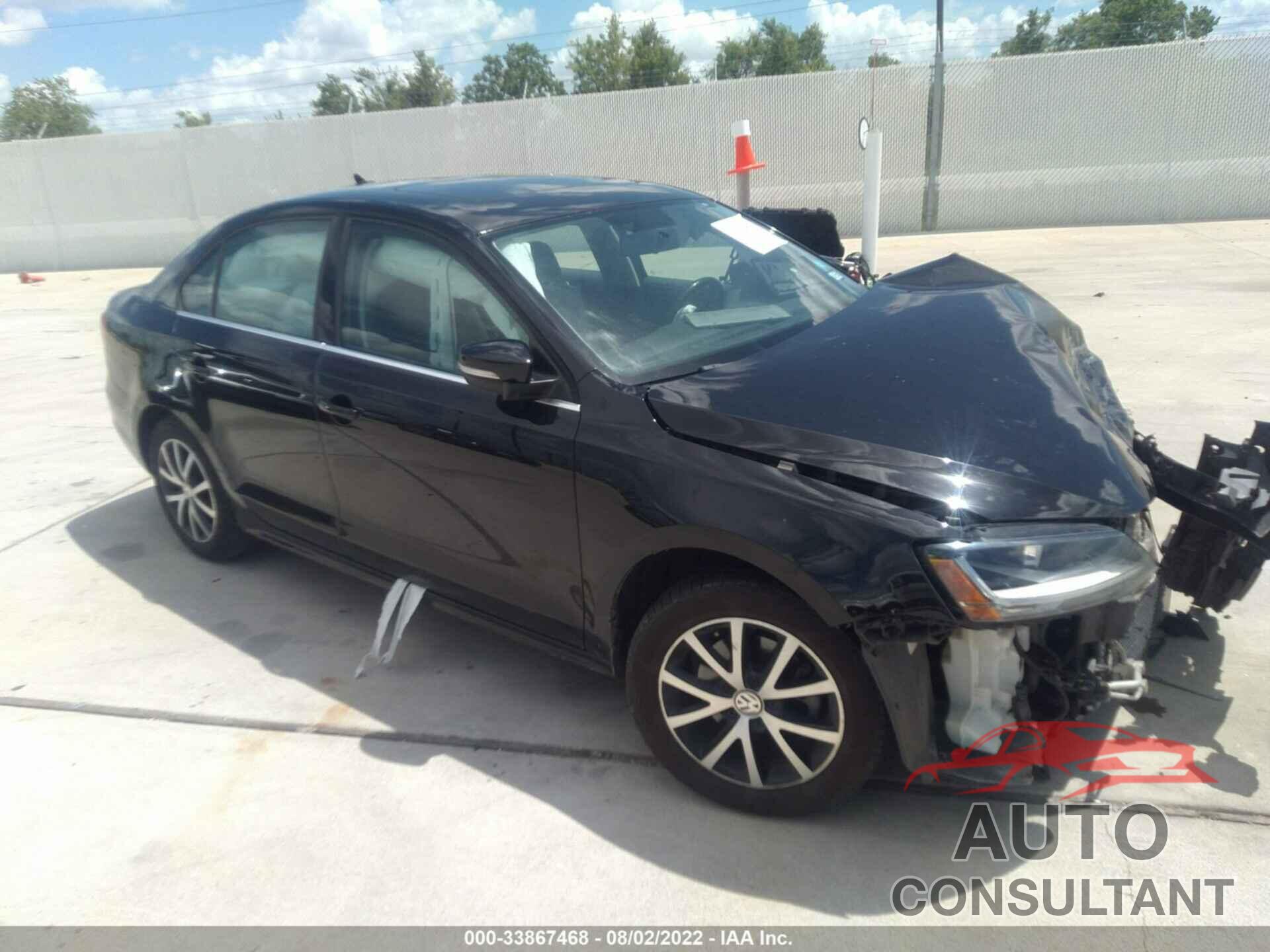 VOLKSWAGEN JETTA 2018 - 3VWDB7AJ4JM261235