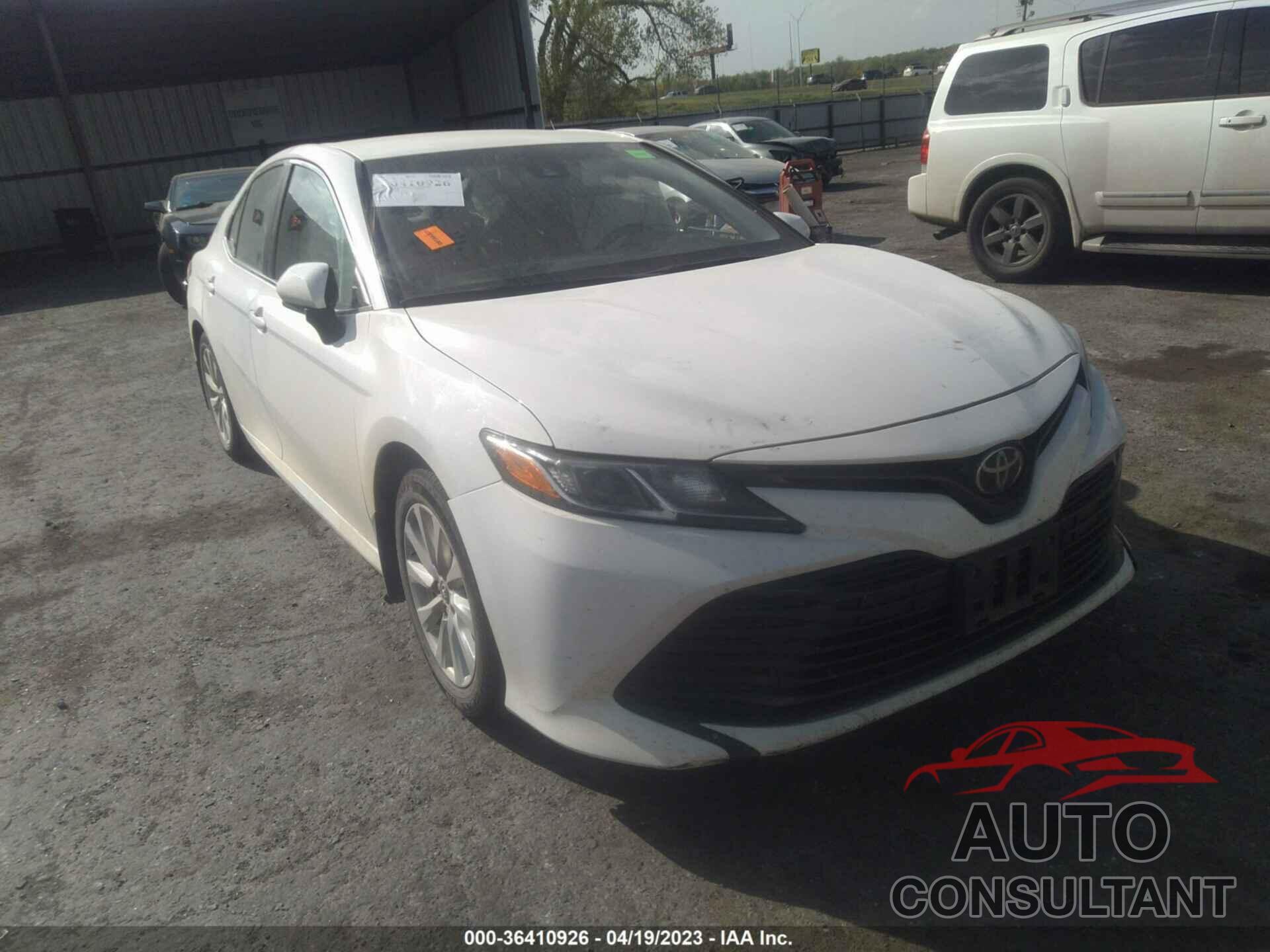TOYOTA CAMRY 2018 - 4T1B11HK5JU055275