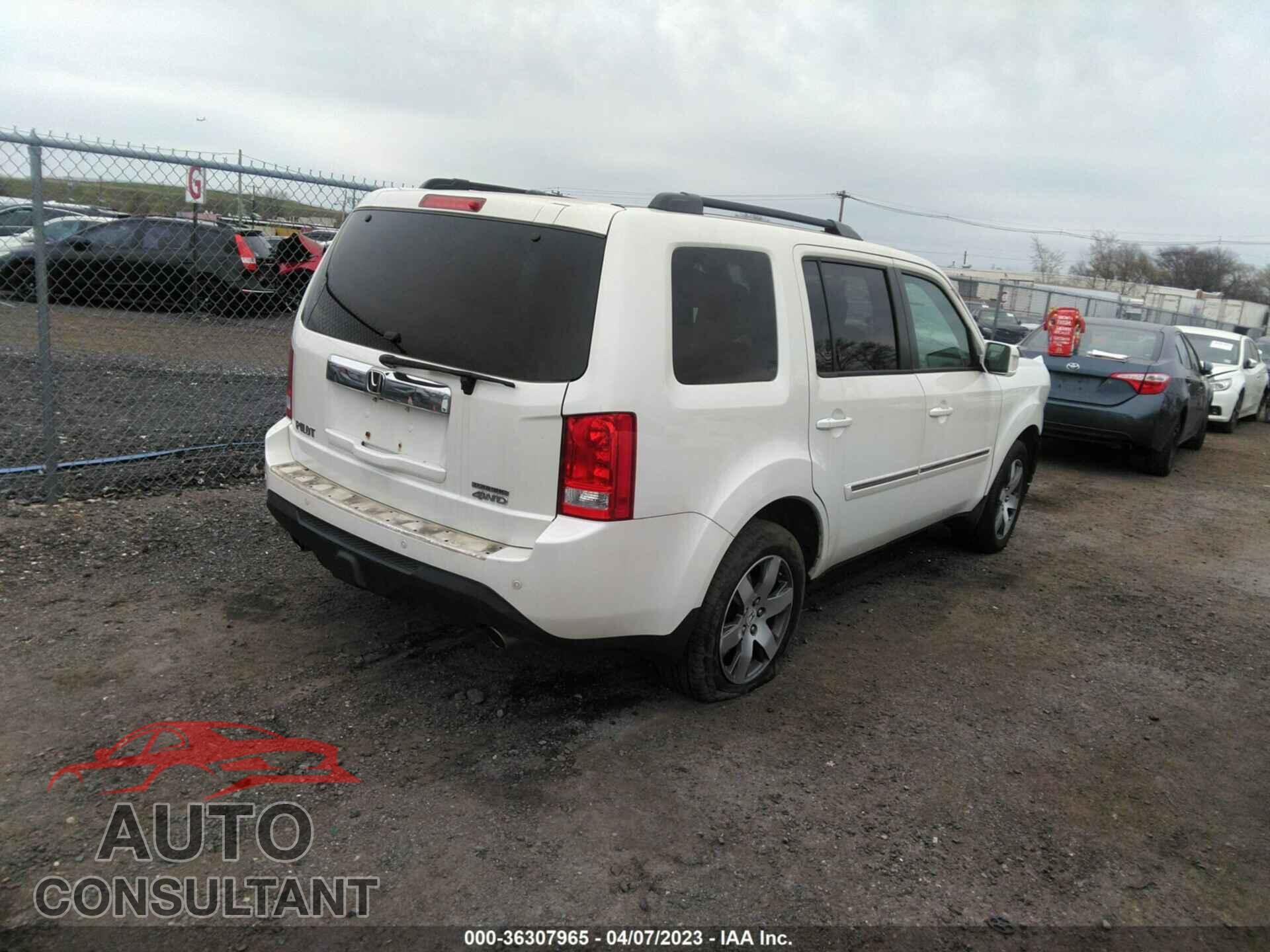 HONDA PILOT 2015 - 5FNYF4H92FB044183