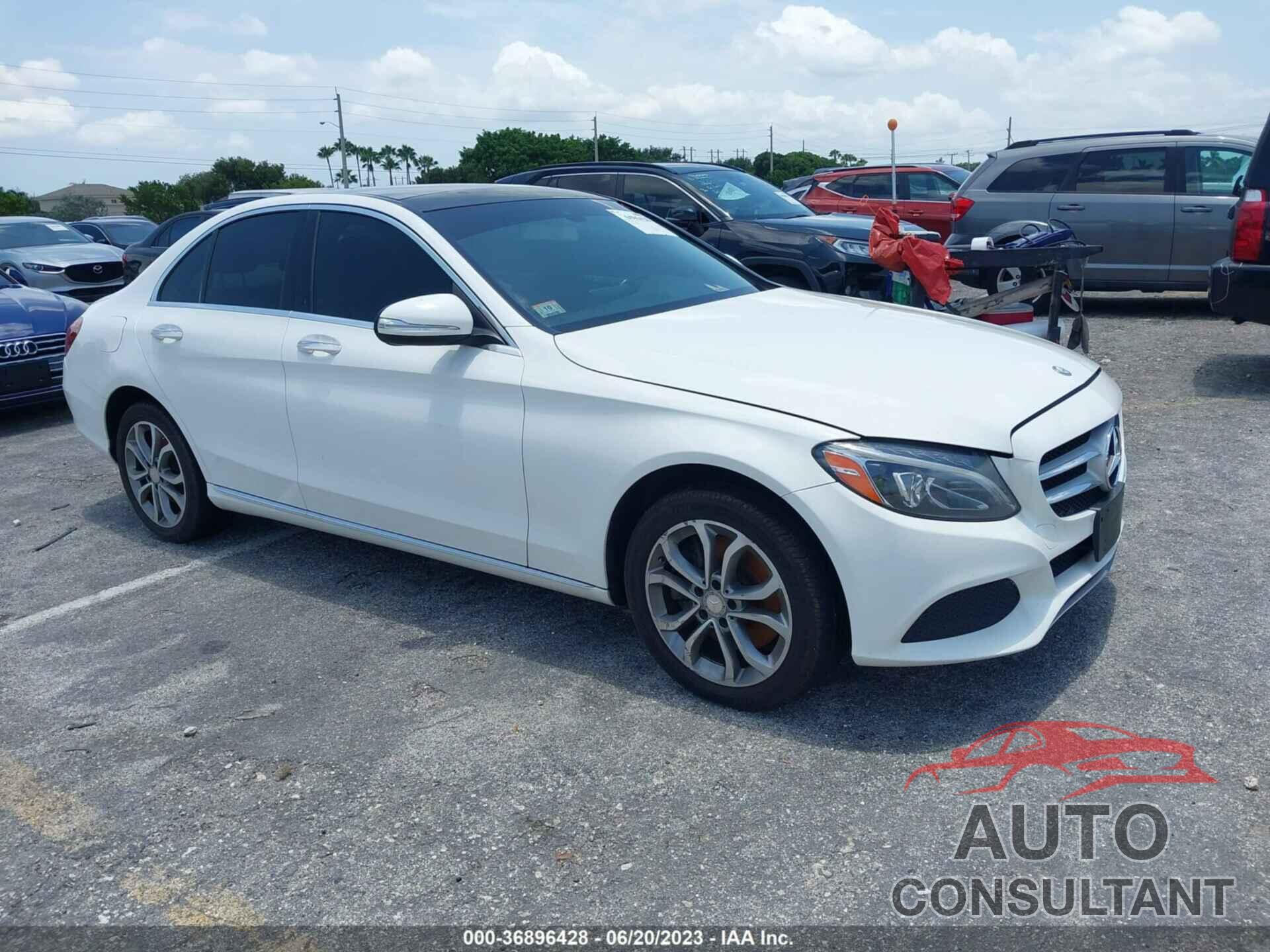 MERCEDES-BENZ C 300 2015 - 55SWF4KB8FU002893