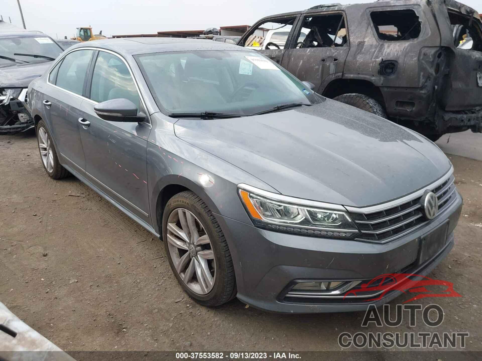 VOLKSWAGEN PASSAT 2017 - 1VWGT7A38HC004960
