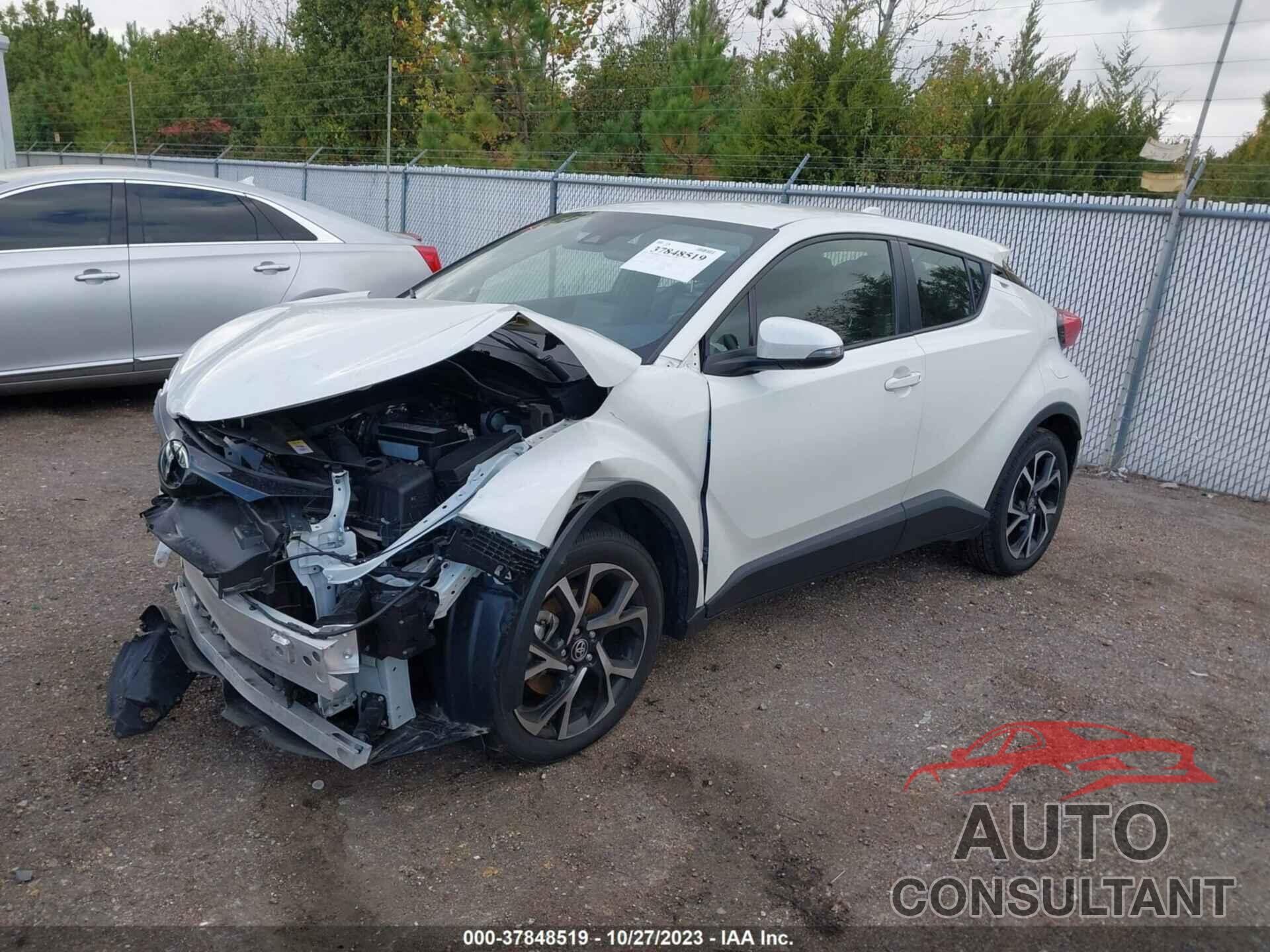 TOYOTA C-HR 2021 - JTNKHMBX5M1111402