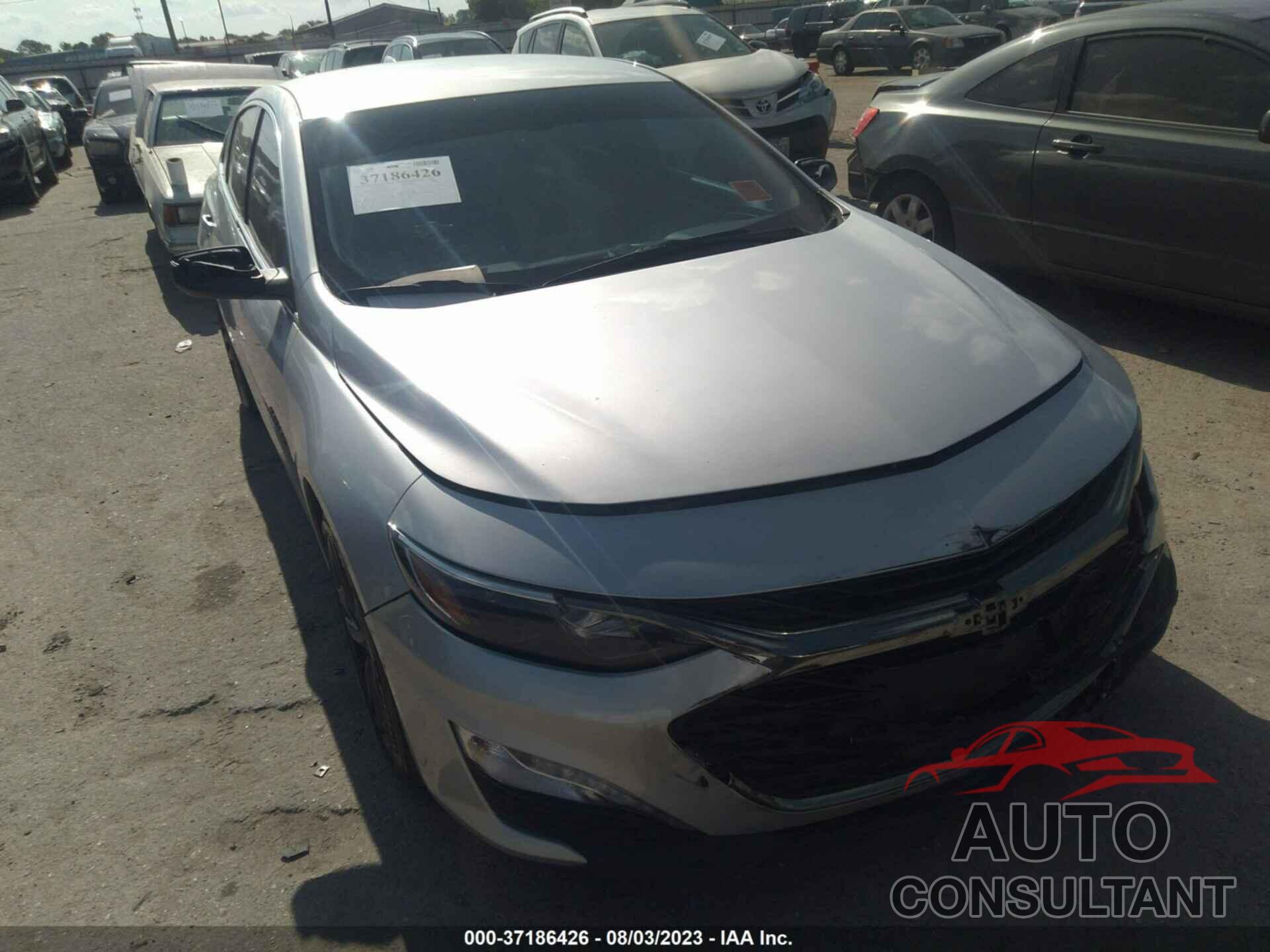 CHEVROLET MALIBU 2020 - 1G1ZD5ST8LF137018