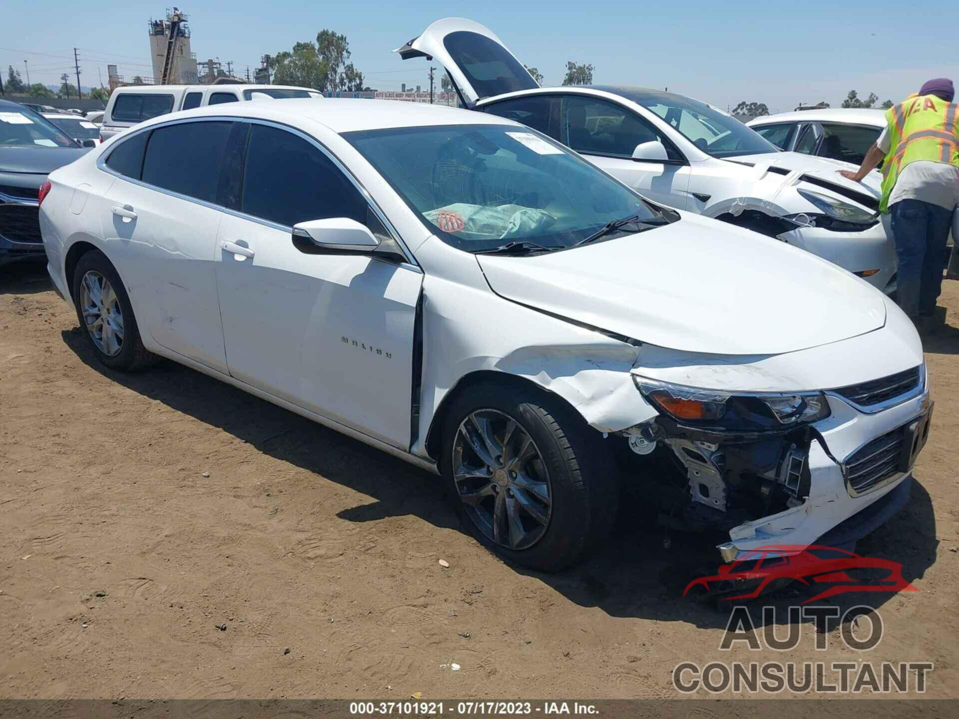 CHEVROLET MALIBU 2018 - 1G1ZD5ST1JF190009