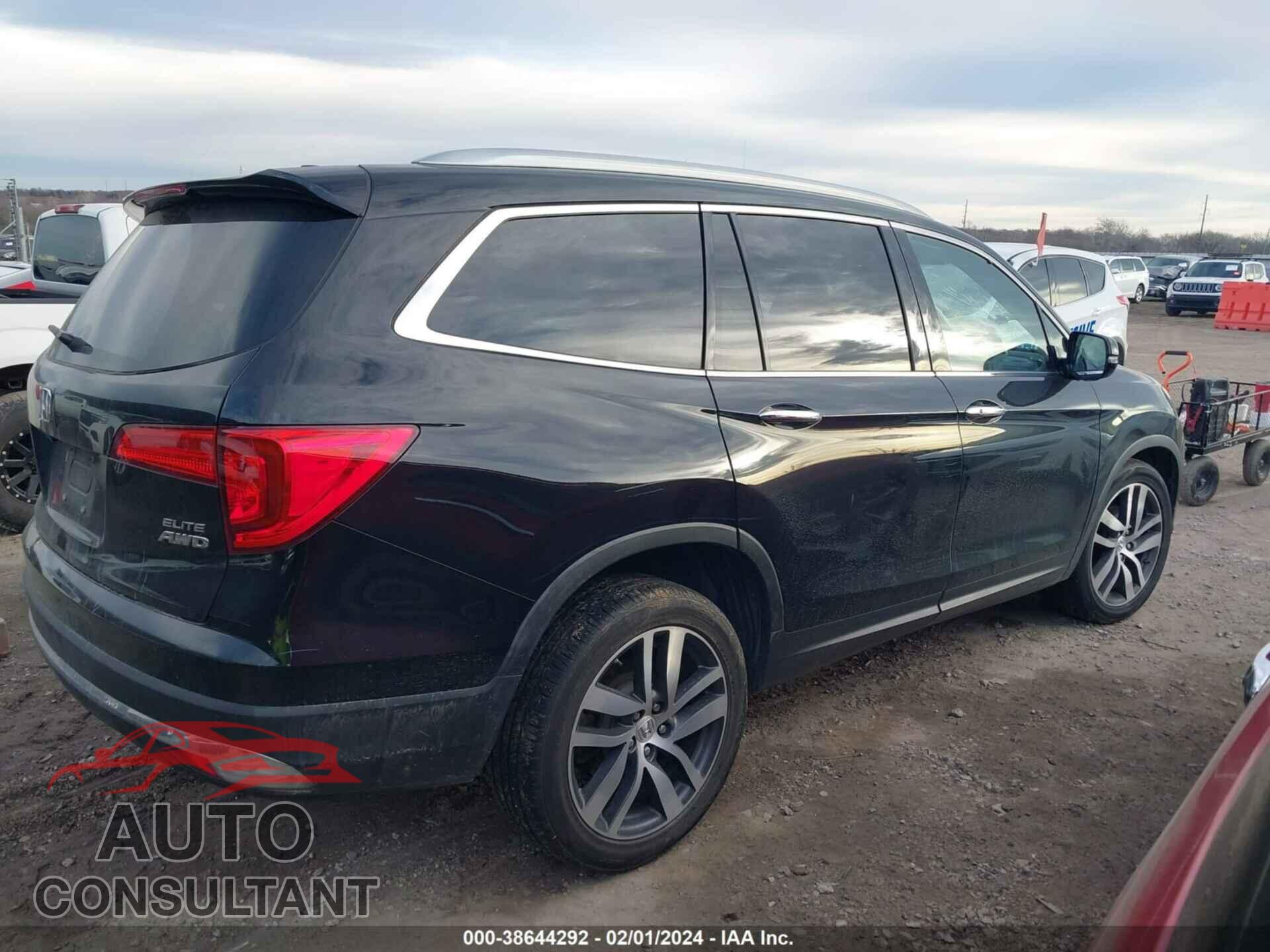 HONDA PILOT 2018 - 5FNYF6H02JB020827