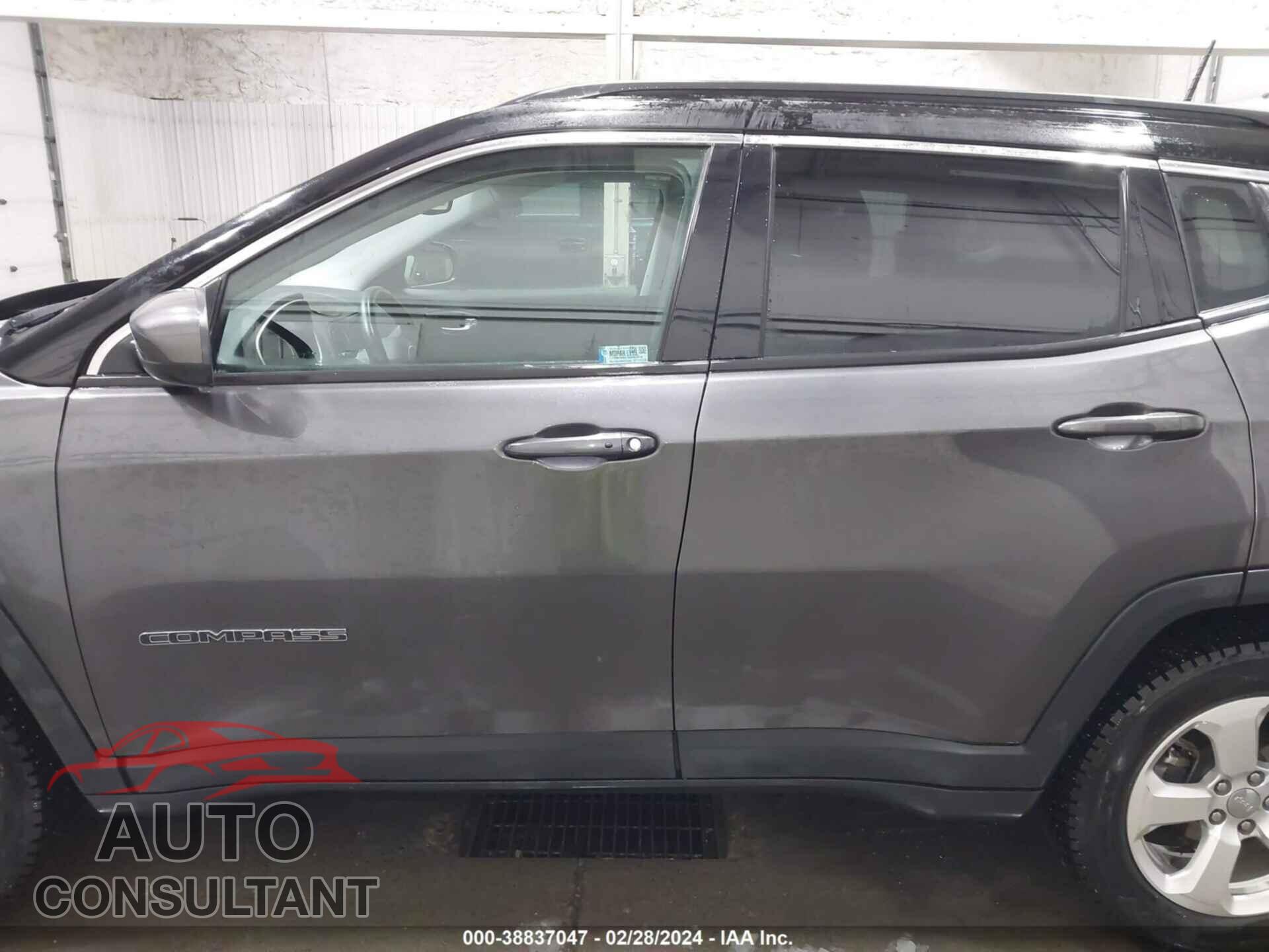 JEEP COMPASS 2018 - 3C4NJDBB5JT299370
