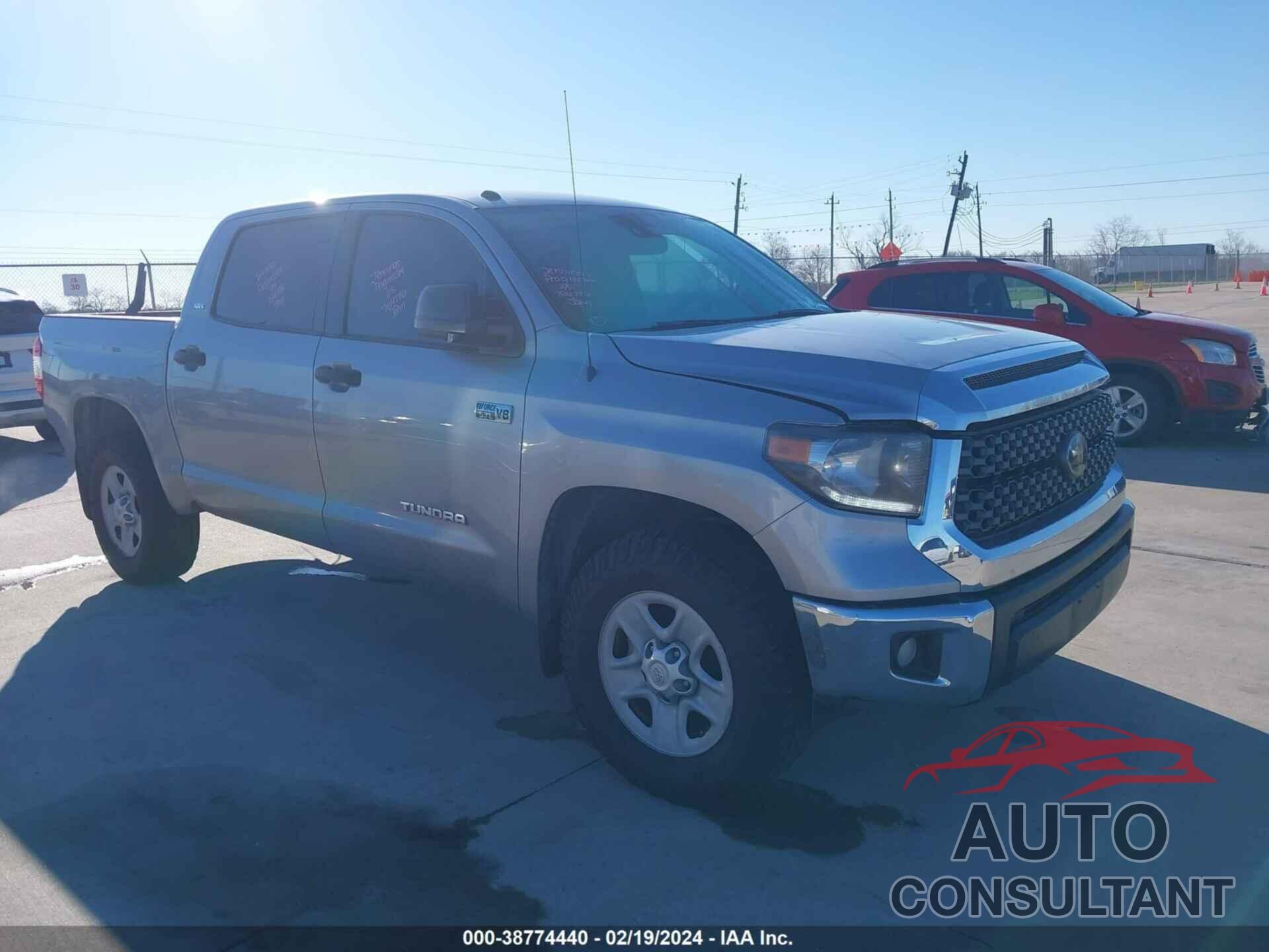 TOYOTA TUNDRA 2018 - 5TFDY5F19JX701328