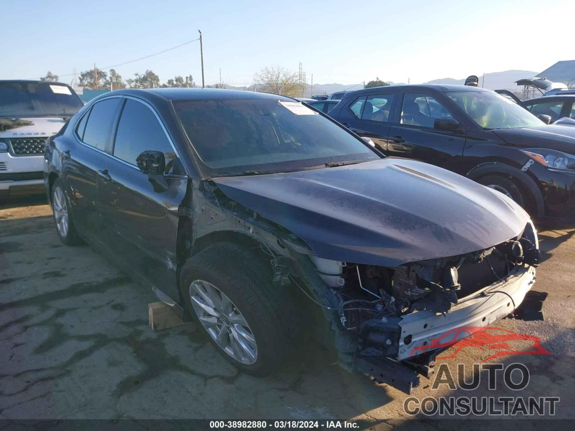 TOYOTA CAMRY 2018 - JTNB11HK3J3020238