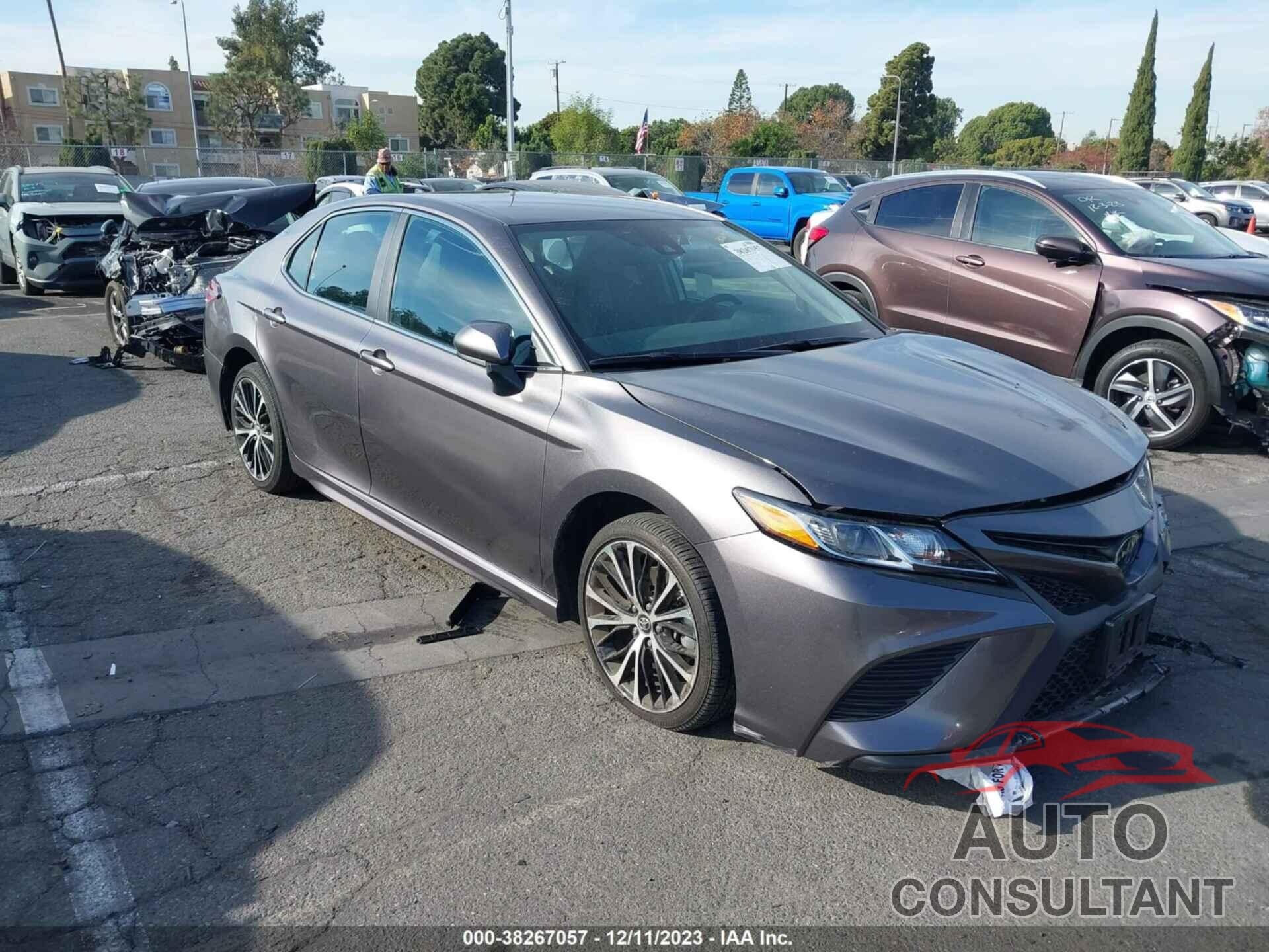 TOYOTA CAMRY 2020 - 4T1G11AK2LU933456