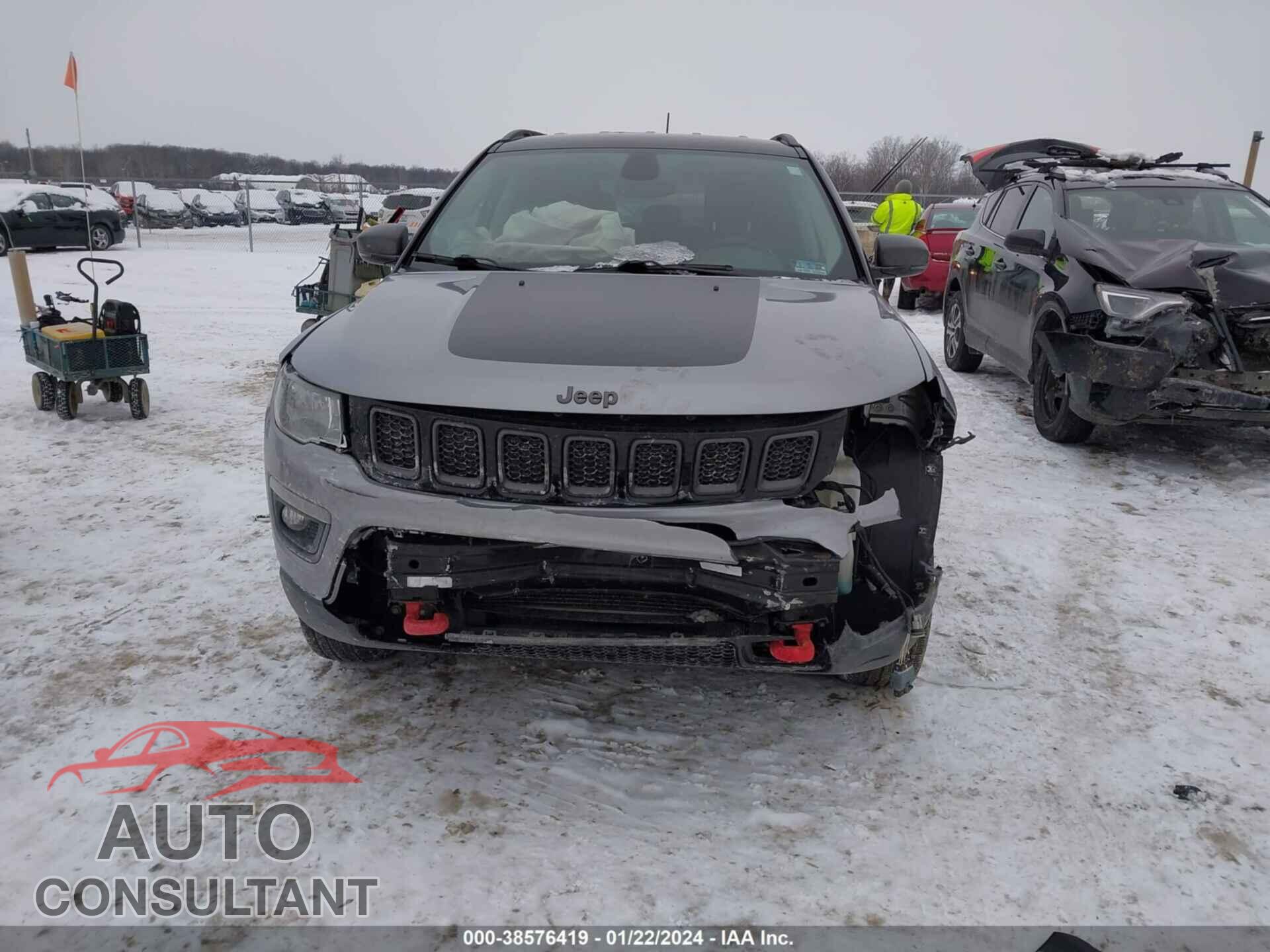 JEEP COMPASS 2018 - 3C4NJDDB5JT163527