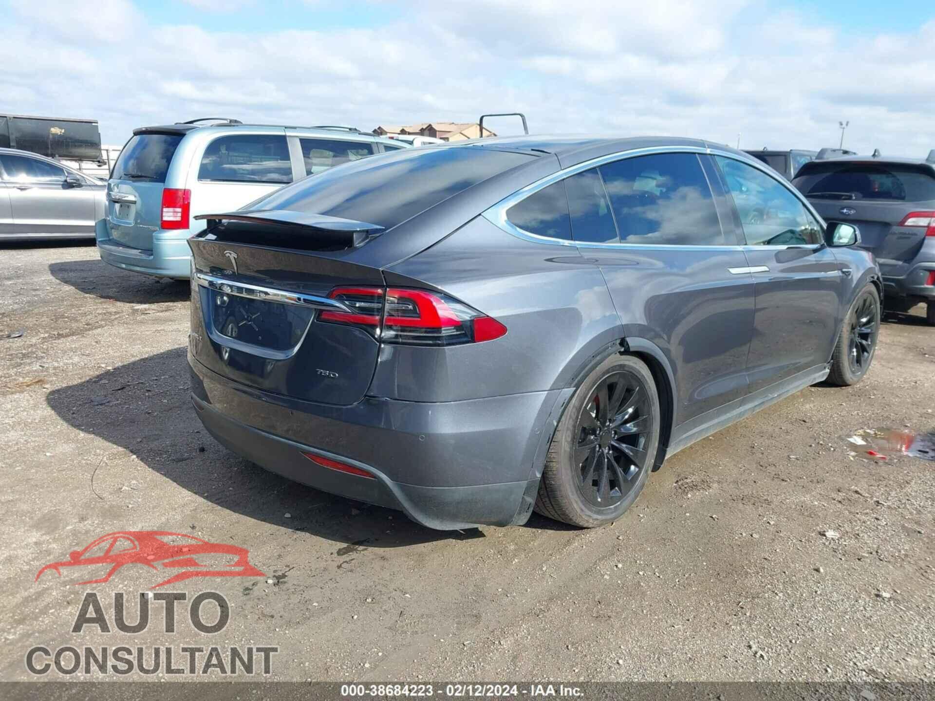 TESLA MODEL X 2018 - 5YJXCAE23JF112848